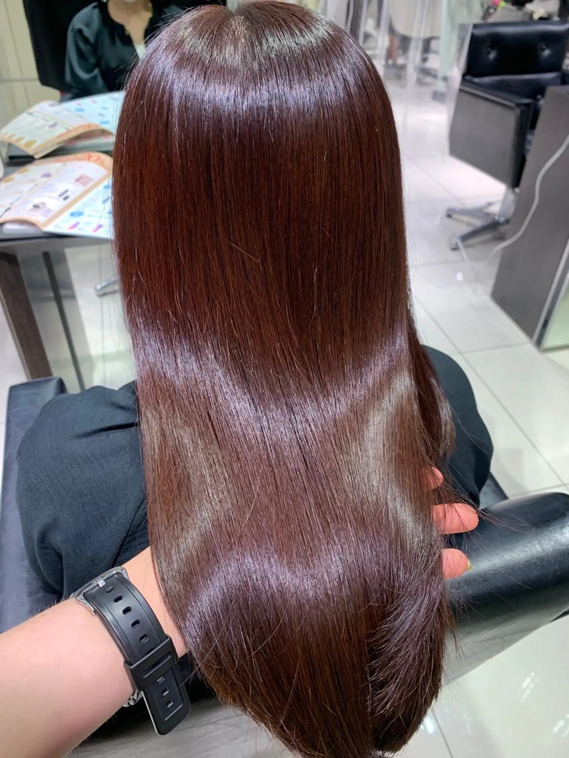 ロング カラー 🩶ブリーチ/ レイヤー🩶フミカのヘアスタイル
