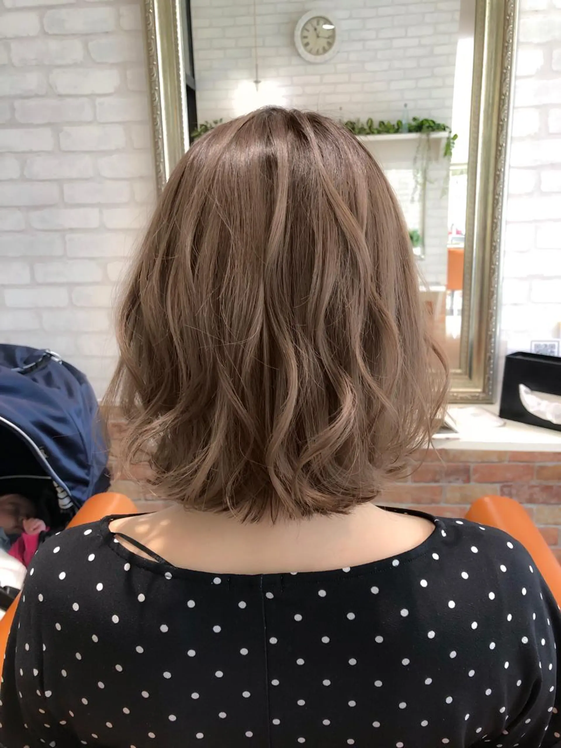 ショート カラー ヘアアレンジ ベージュカラー ミルキーベージュ ヘアカラー 濱田 ヒデキのヘアスタイル
