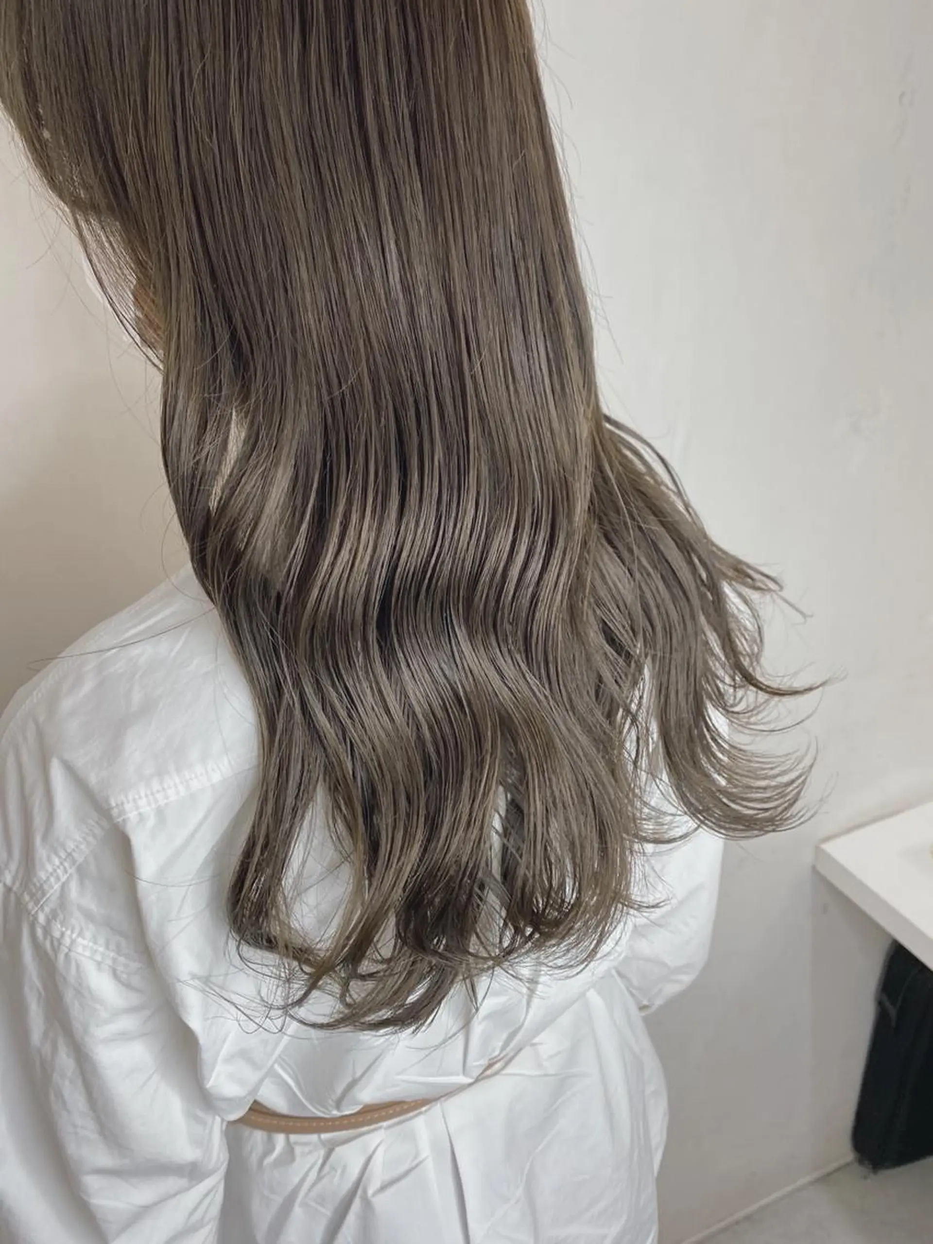 セミロング カラー 艶髪レイヤー屋さん 大澤竜馬のヘアスタイル