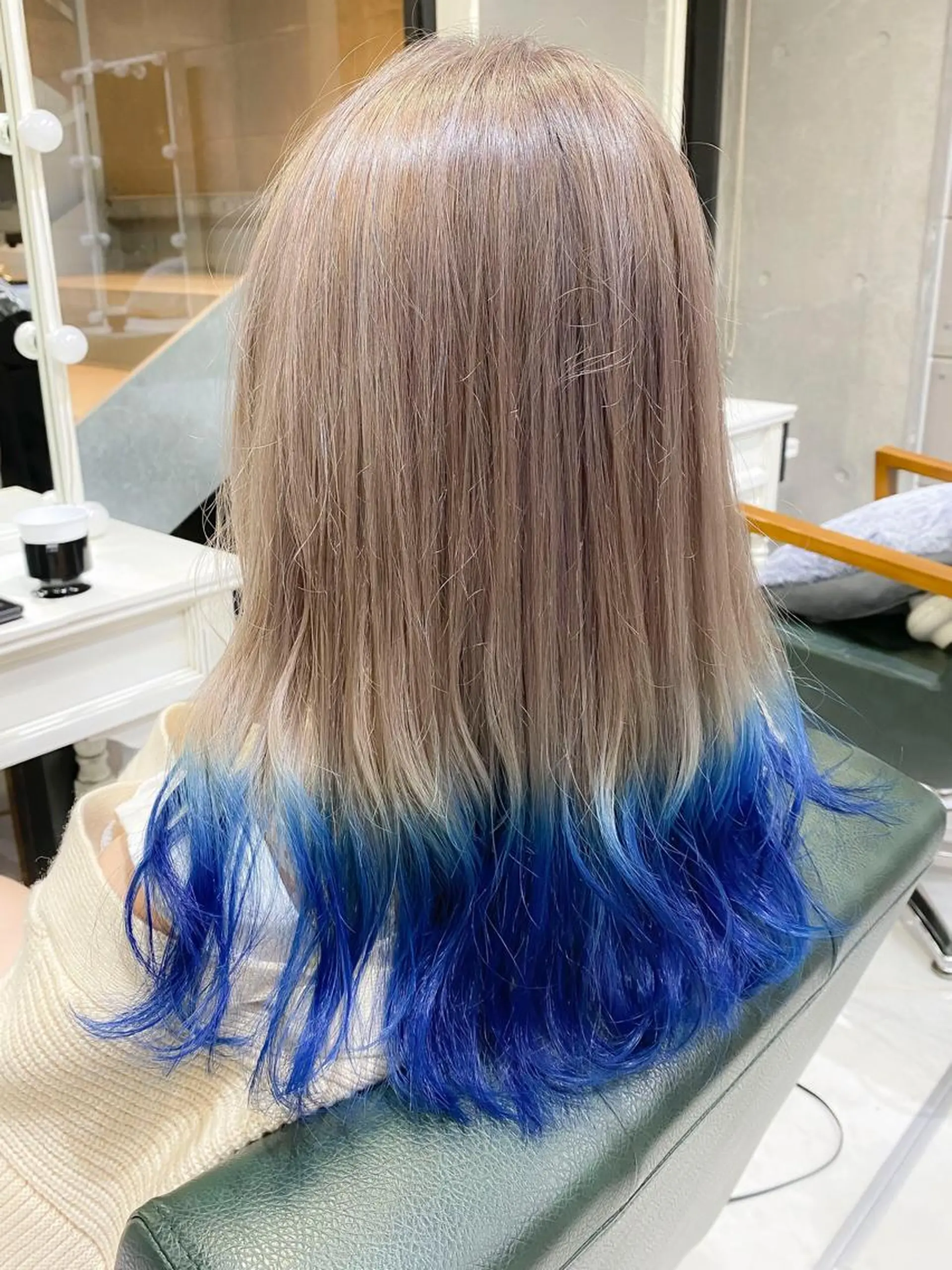 セミロング カラー ヘアアレンジ アッシュ アッシュグレー アッシュグレージュ ブルーカラー グレージュ モテ髪透明感❤️ デイズヘアカラーのヘアスタイル