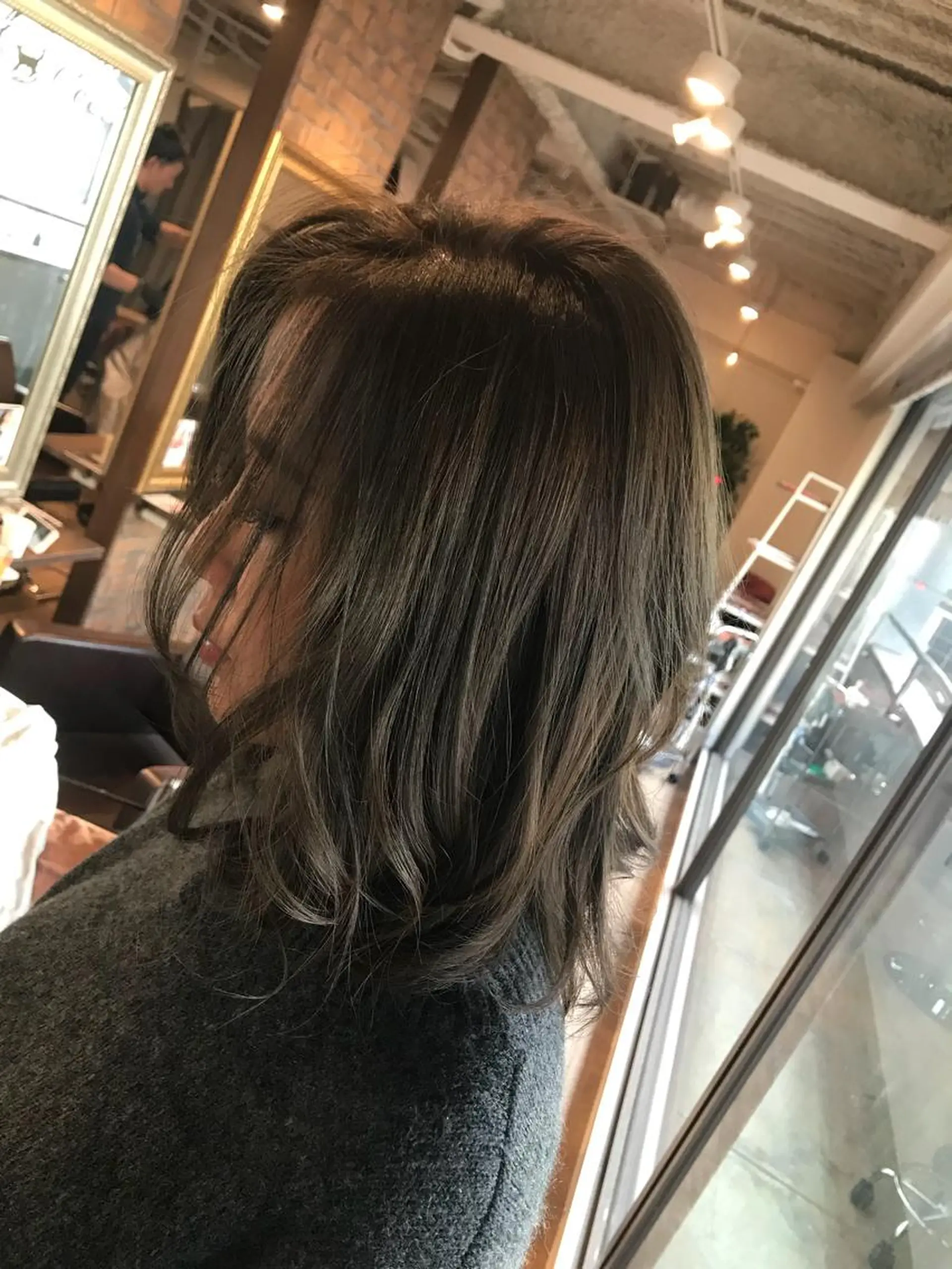 ミディアム ヘアカラー トリートメント Selene hair OSAKAのヘアスタイル