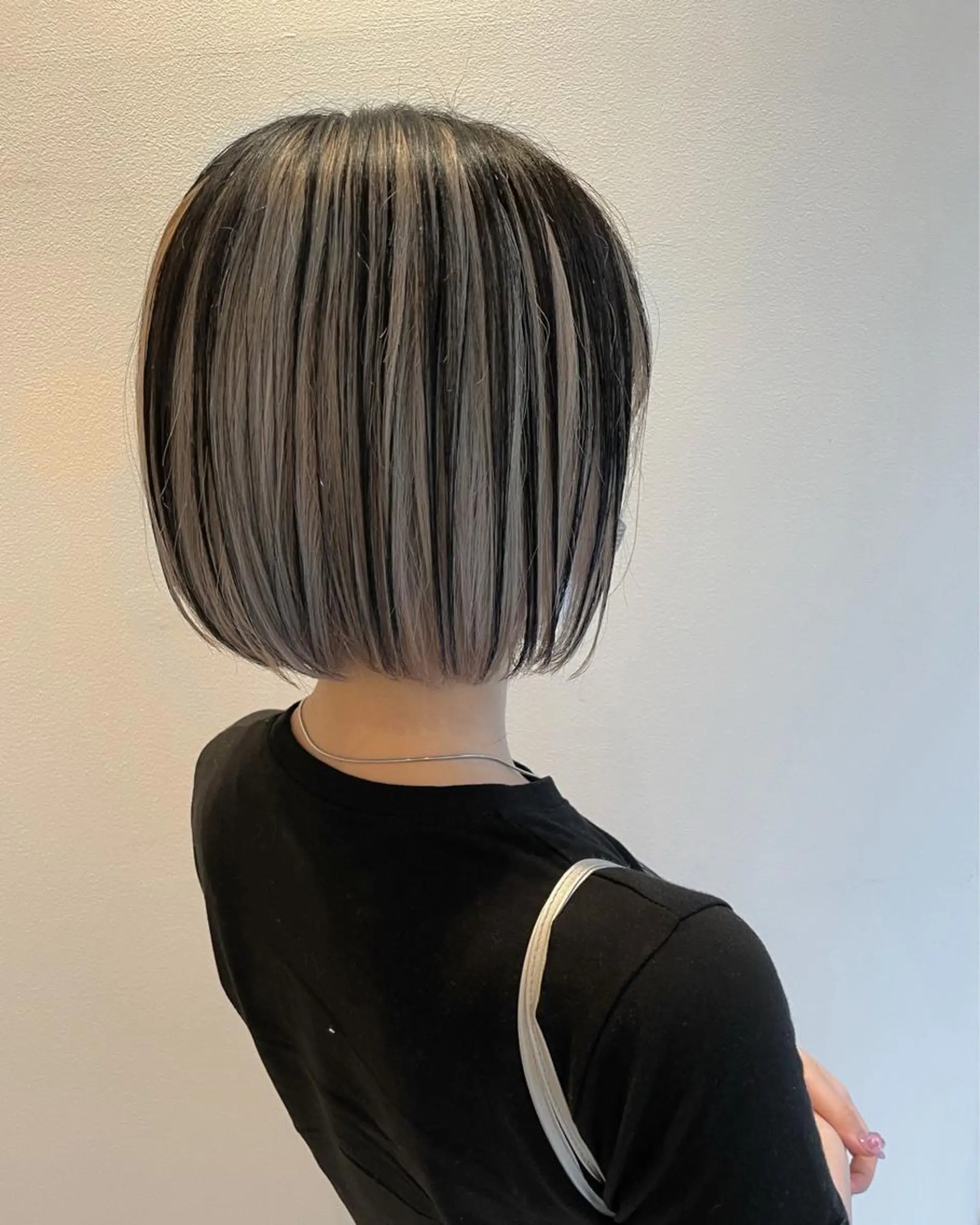 ショート カラー ブリーチ グレージュ ボブ CiNEMA daikanyama所属・透明感カラー🫧 今泉健太のヘアスタイル