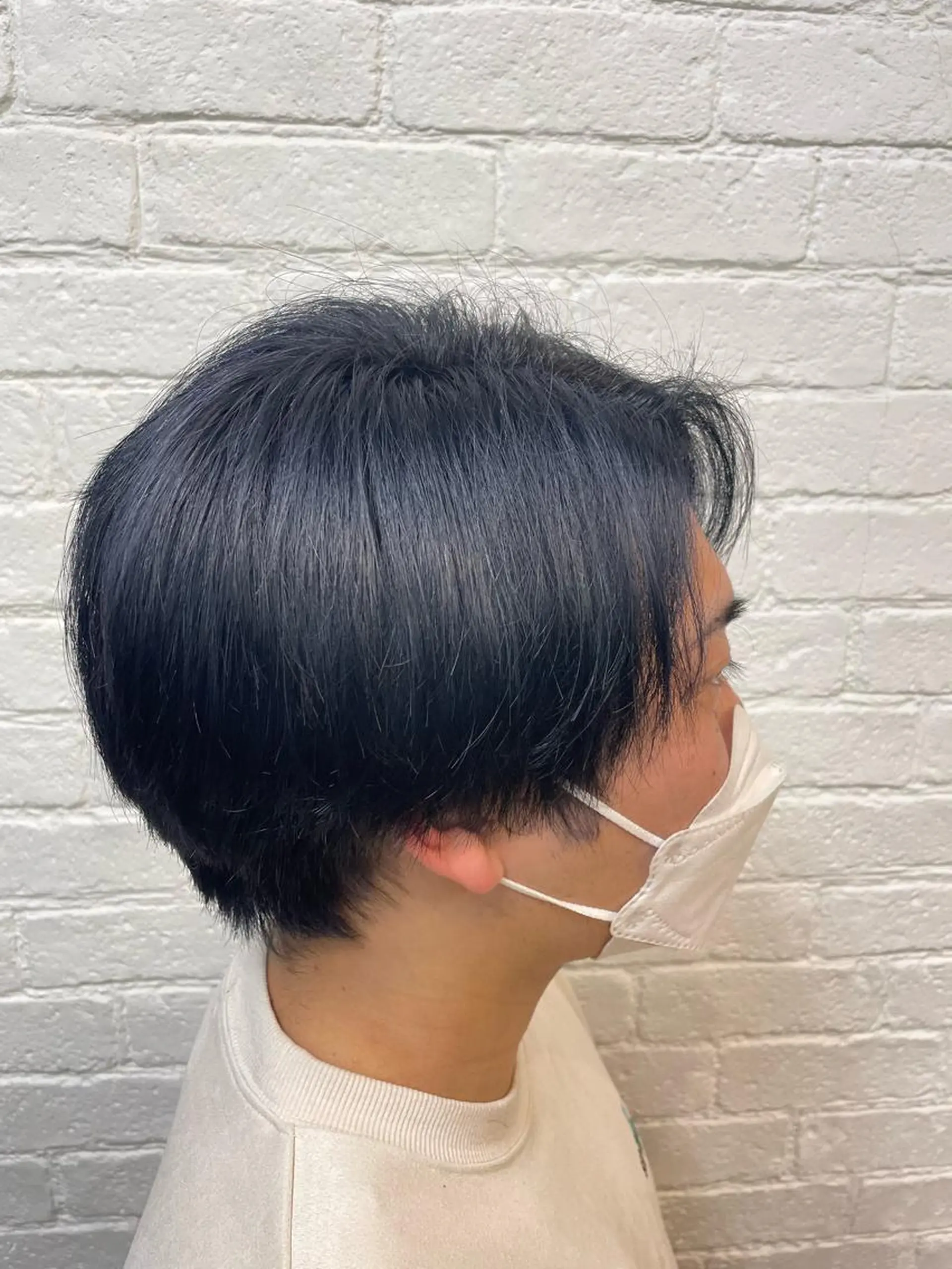 カラー メンズ メンズブリーチ 黒髪 ブリーチ ブルーカラー ブルーブラック grapevines 大船yuumaのヘアスタイル