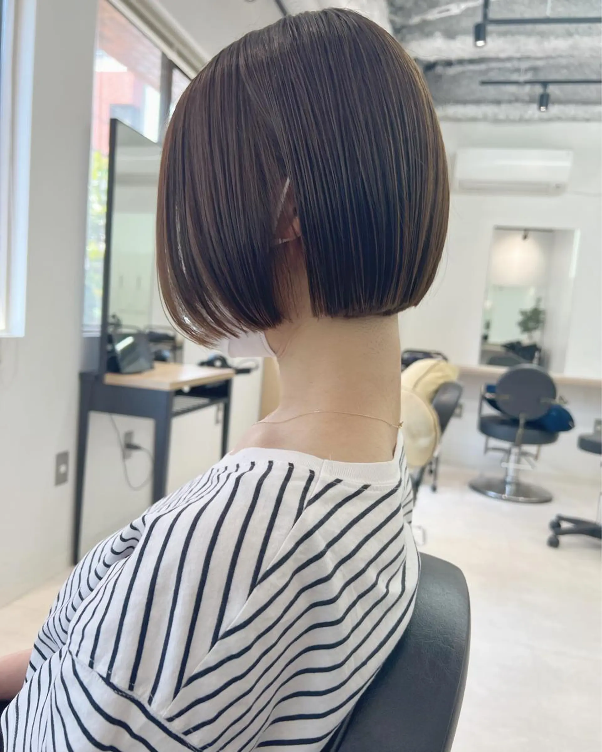 ショート ボブ カット ヘアカラー 仲川 和人のヘアスタイル