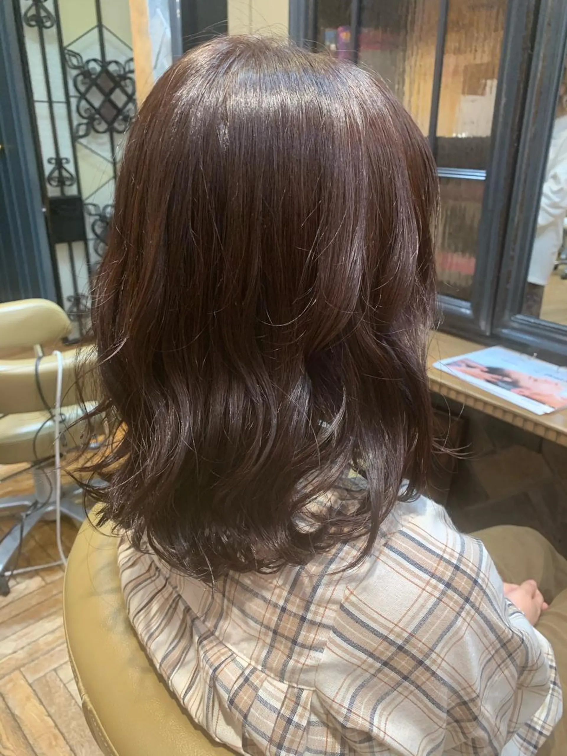 ミディアム カラー 透明感カラー ピンクカラー バイオレットカラー ごとう さなのヘアスタイル