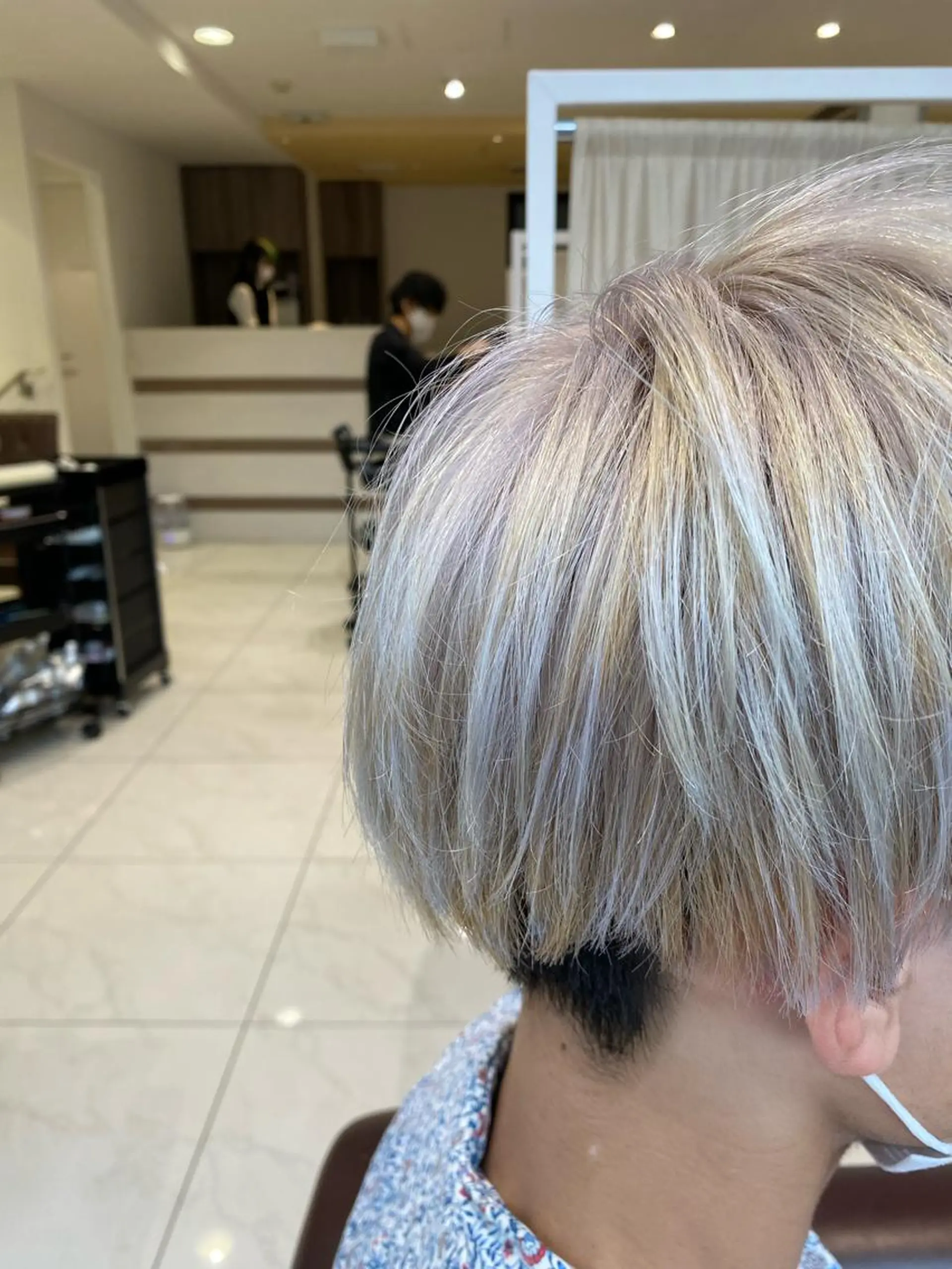 カラー メンズ メンズブリーチ ブリーチ カット ヘアカラー 佐々木 拓海のヘアスタイル