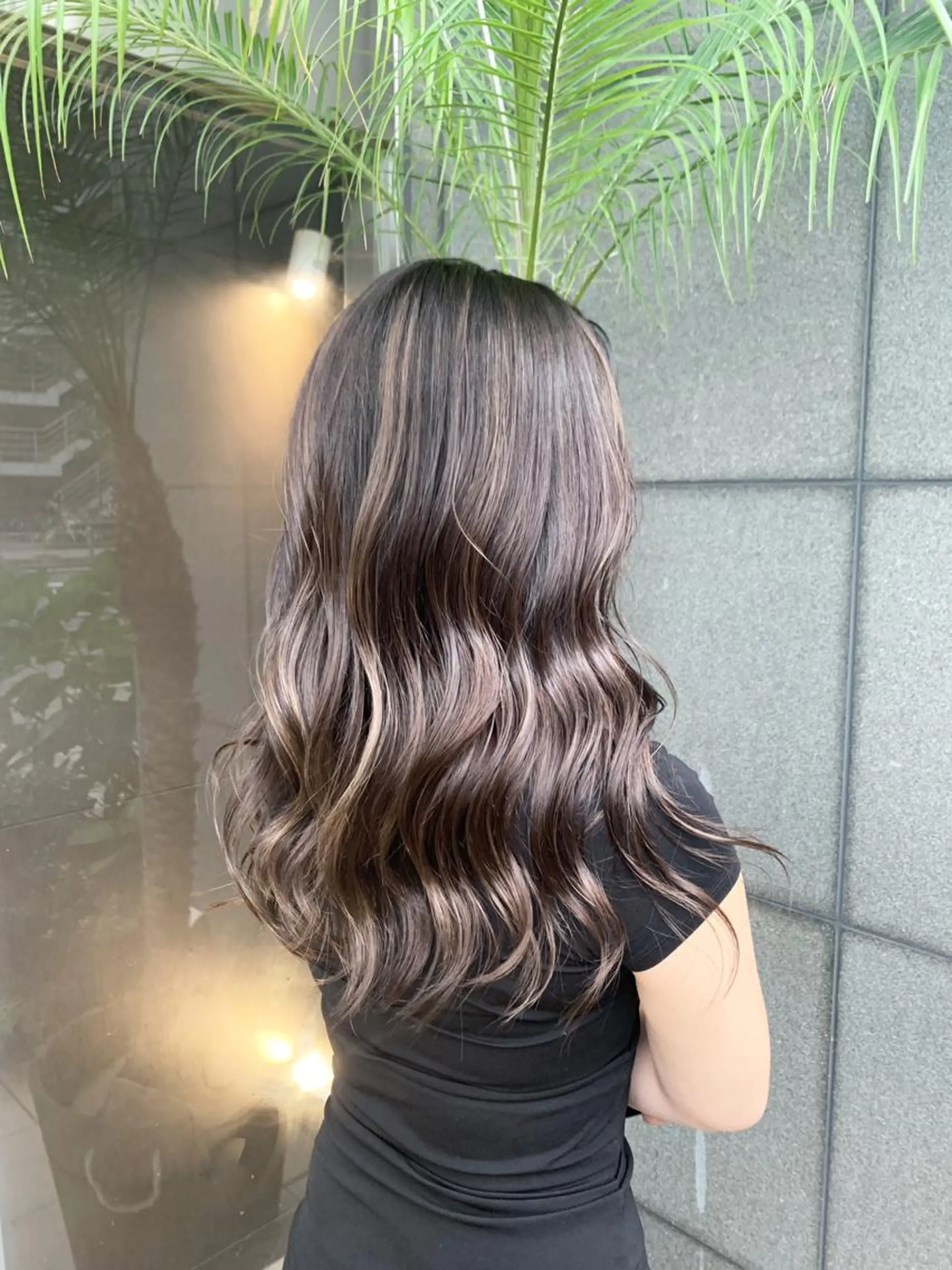 セミロング ハイライト レイヤー×縮毛矯正 深見 拓のヘアスタイル