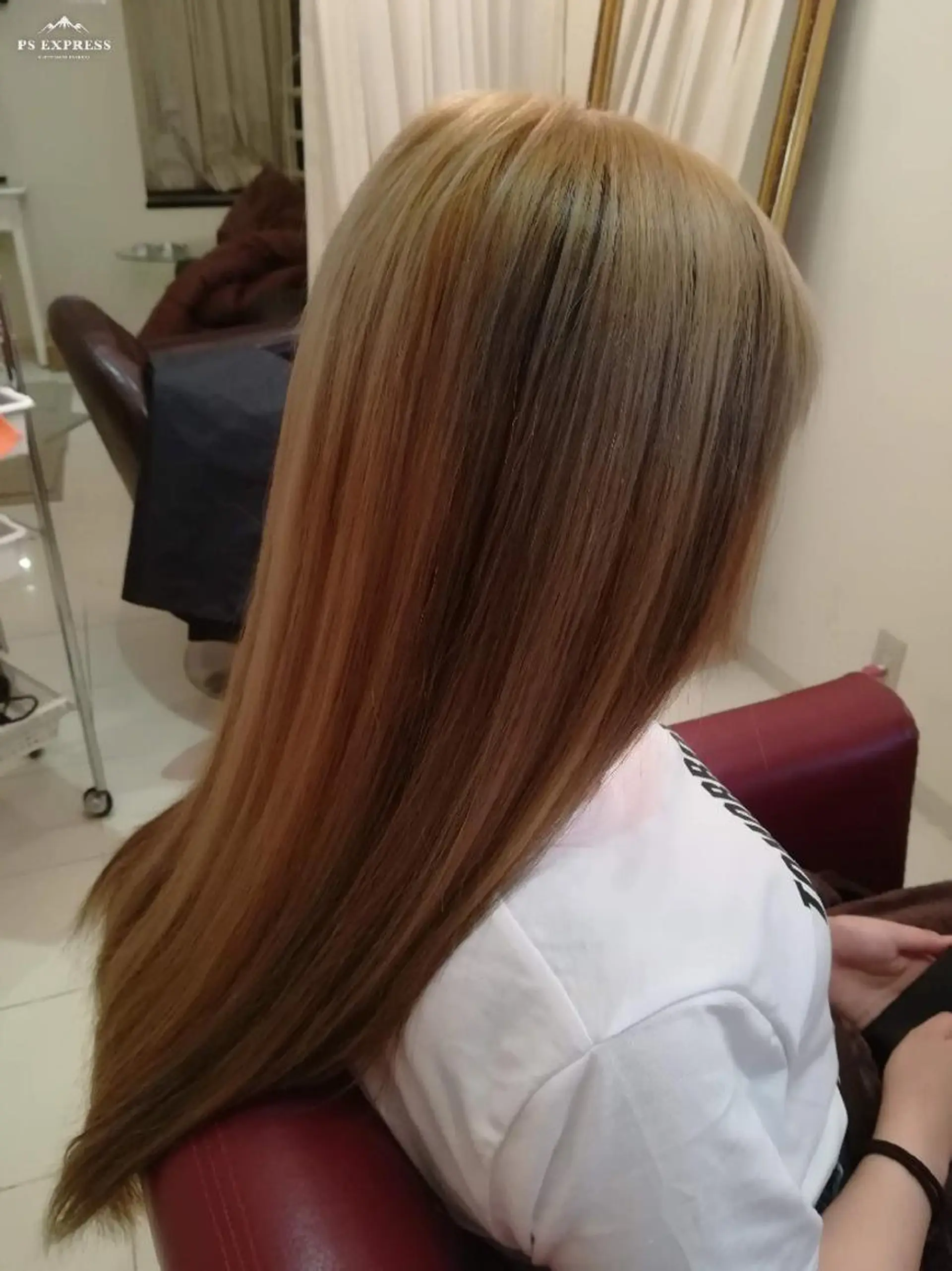 ロング カラー 東心斎橋peace 豆柴サロンのヘアスタイル