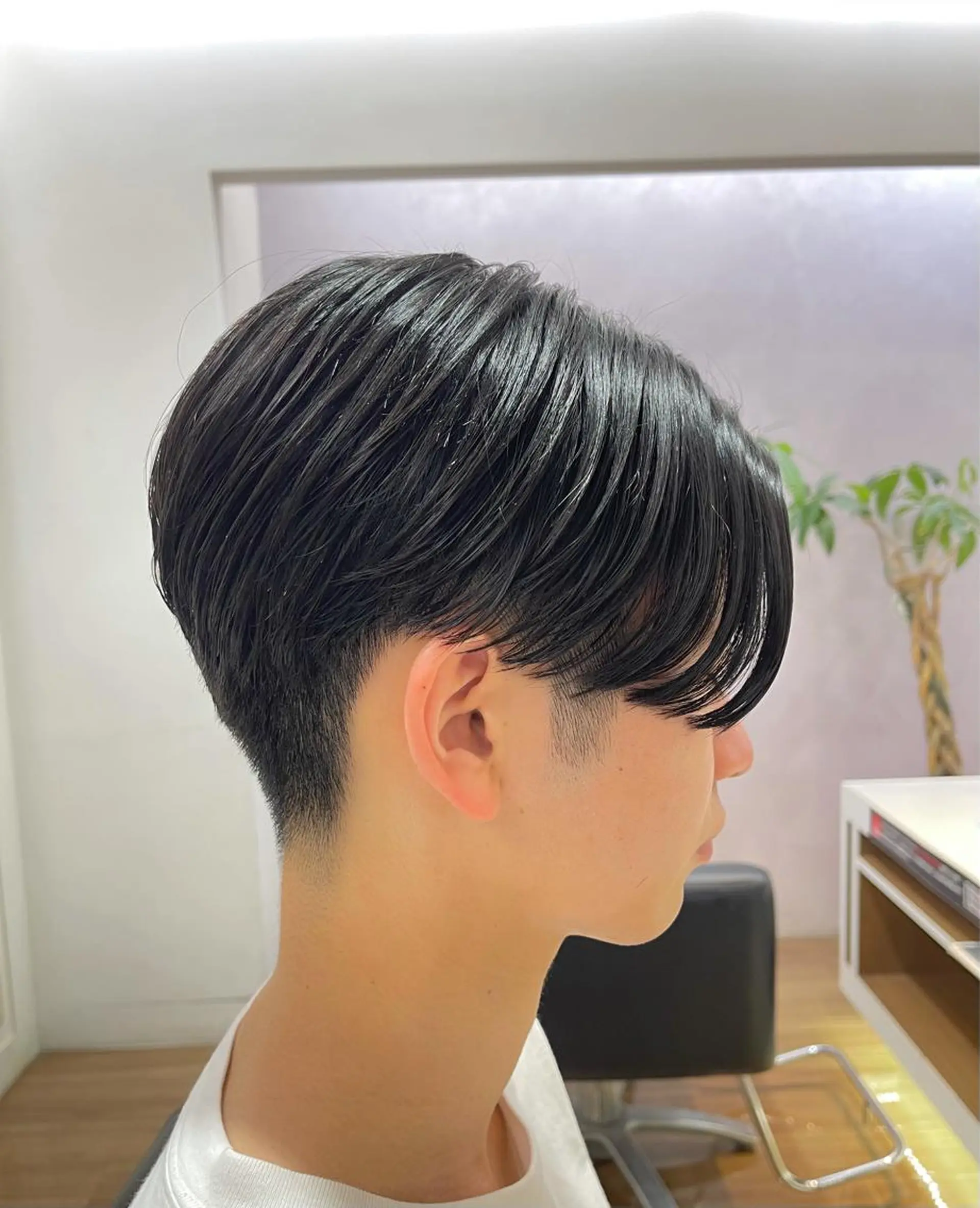 ショート パーマ メンズ センターパート カット パーマ 縮毛矯正 トリートメント ヘアセット 社内1メンズ担当✨ 毛流れパーマ鈴木瑛也のヘアスタイル