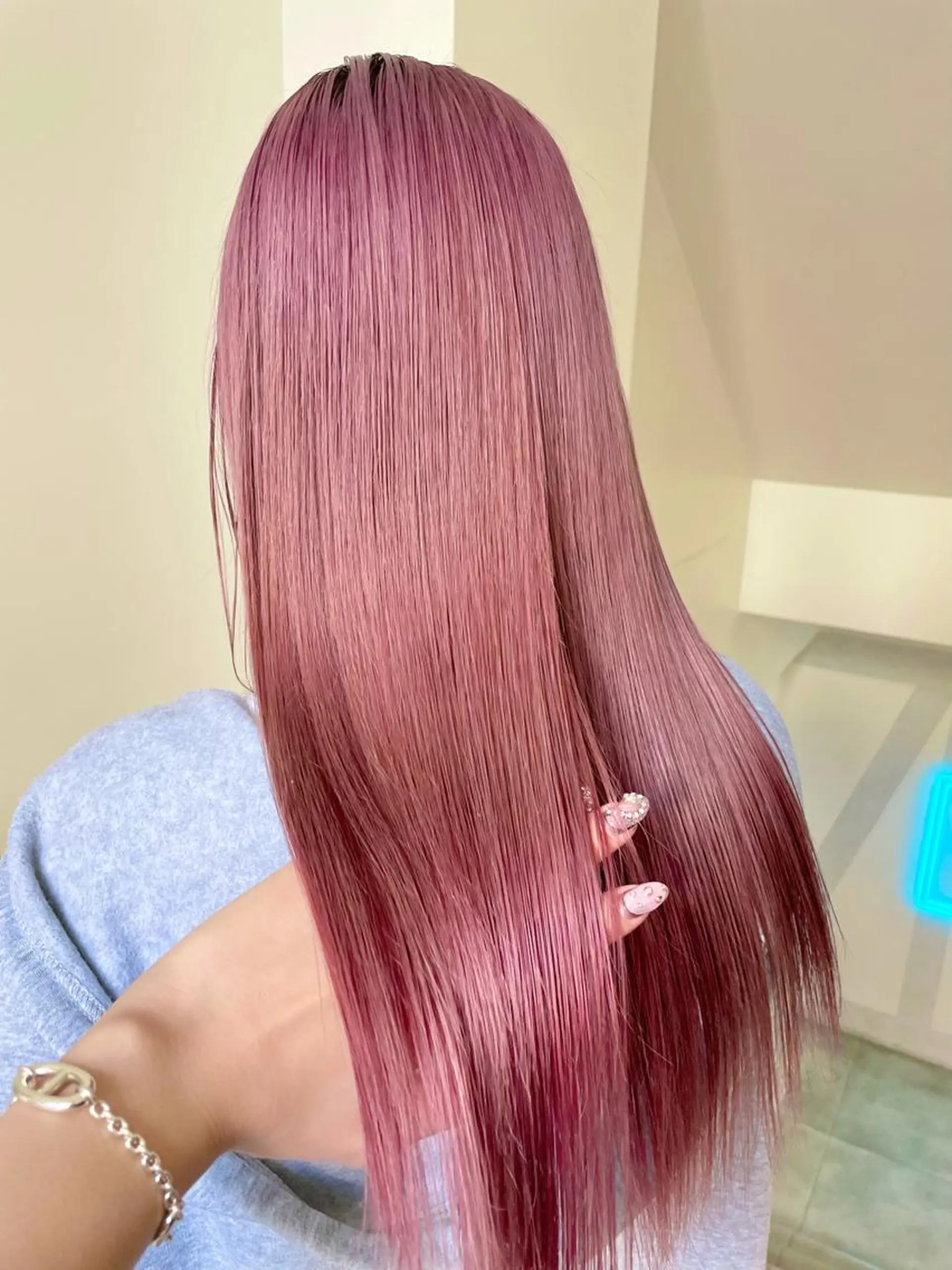 カラー ヘアカラー 🎀ボブ＋ハイトーン シュカ👶🏻のヘアスタイル