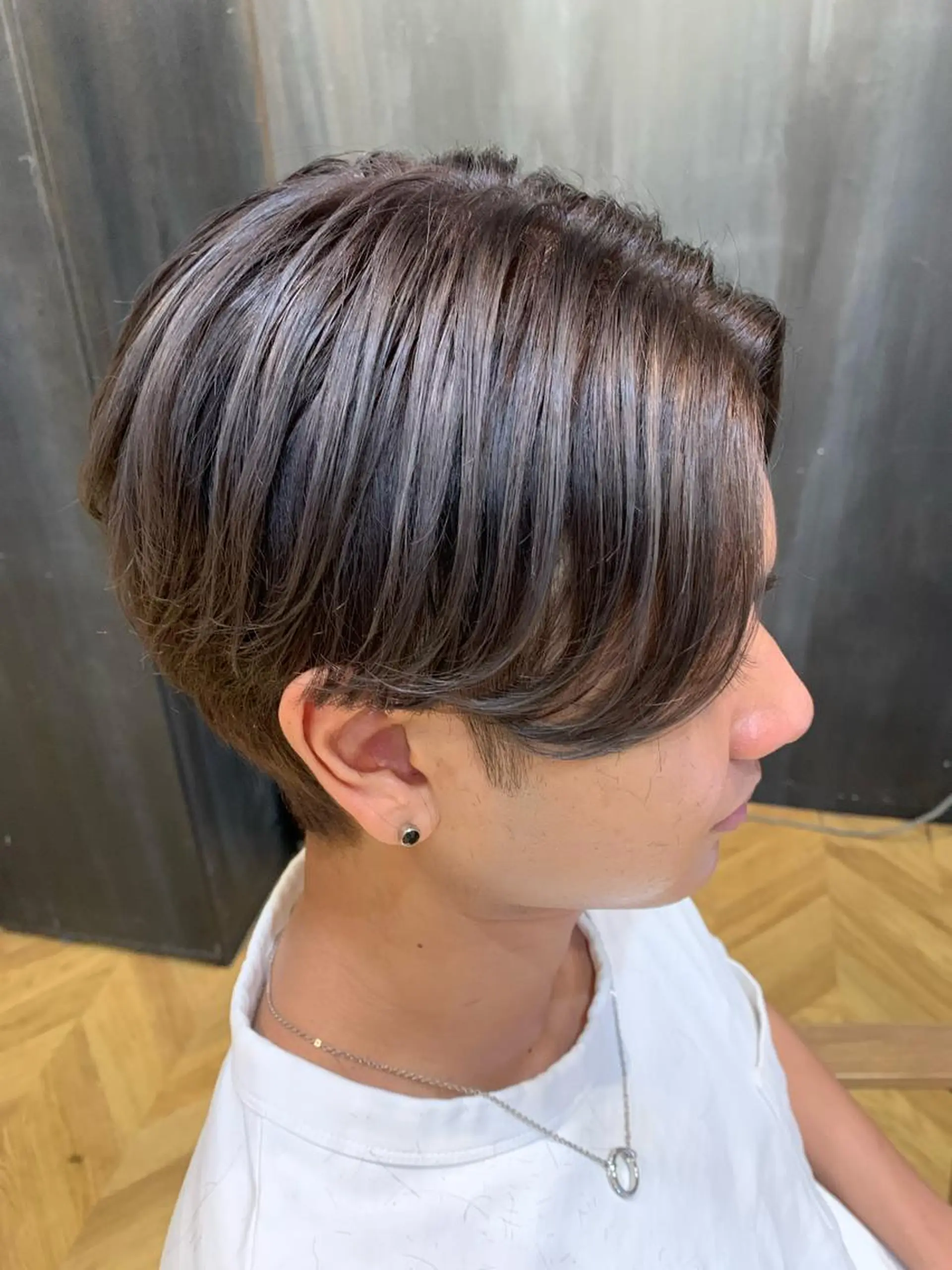 カラー メンズ メンズブリーチ ブリーチ シルバー ヘアカラー ゆきな 育休中のヘアスタイル
