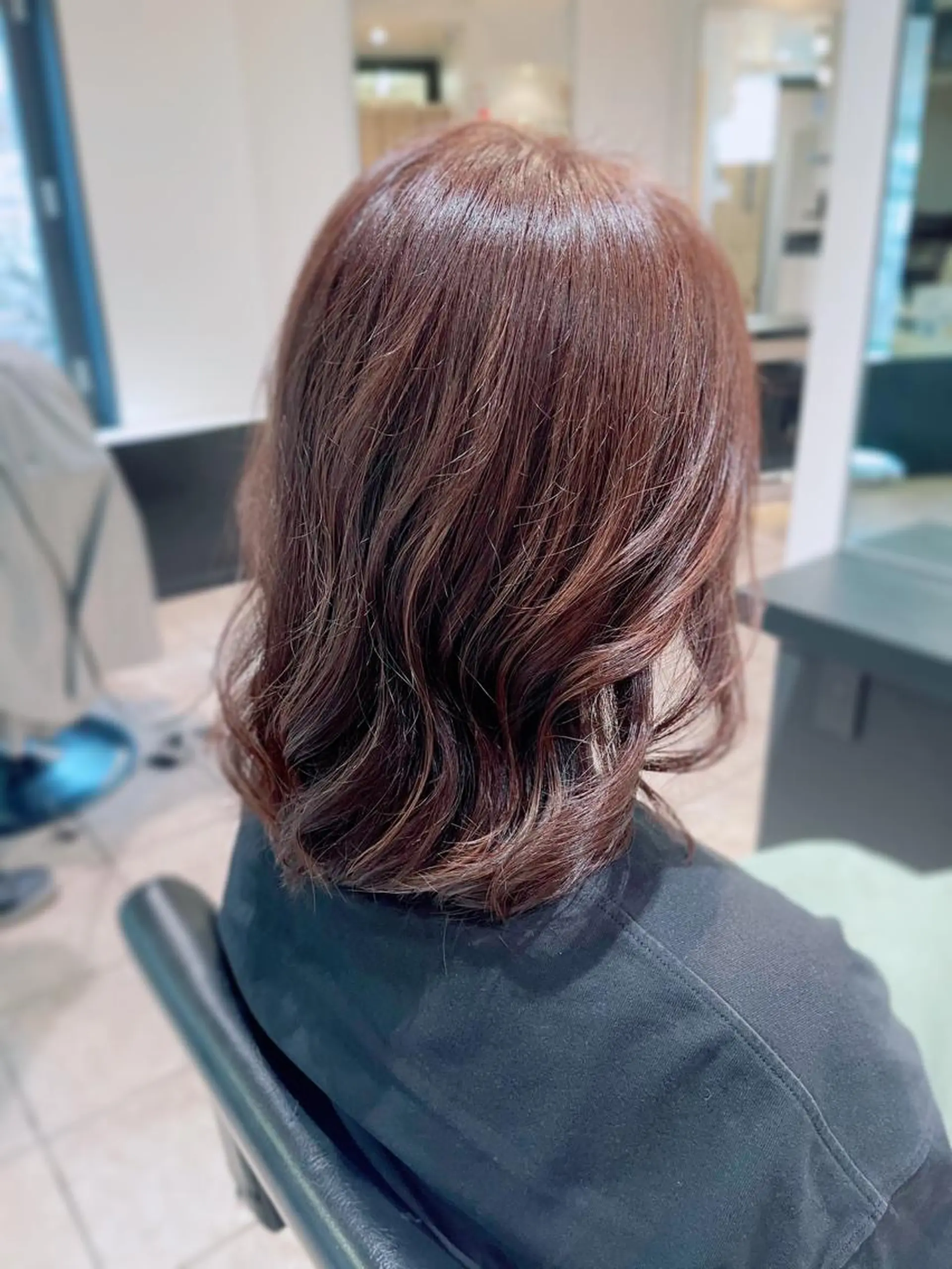 ミディアム カラー アディクシーカラー ブリーチ ブリーチなしカラー 川崎 龍馬のヘアスタイル