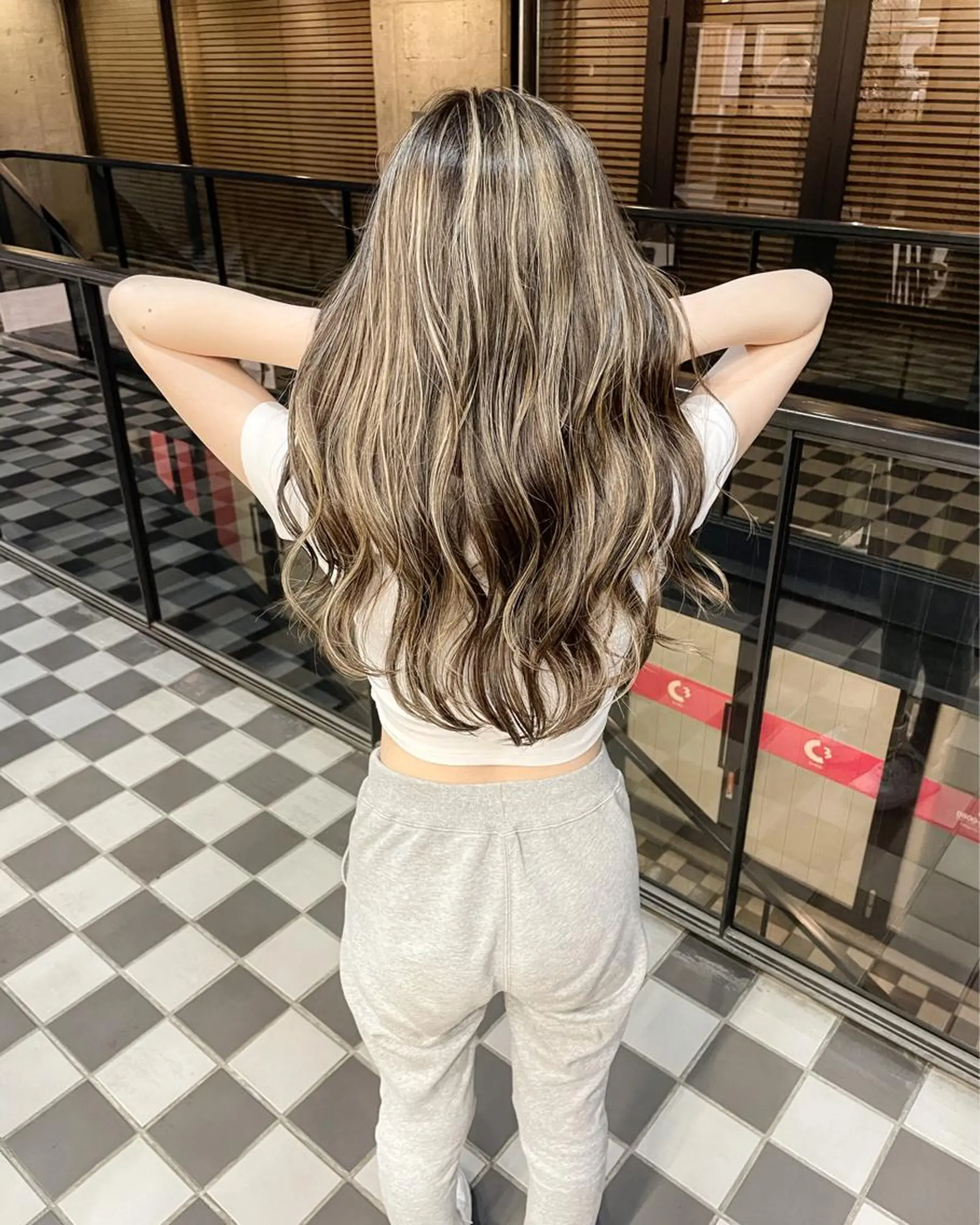 ロング カラー ヘアアレンジ ヘアカラー TATSUYA アートディレクターのヘアスタイル