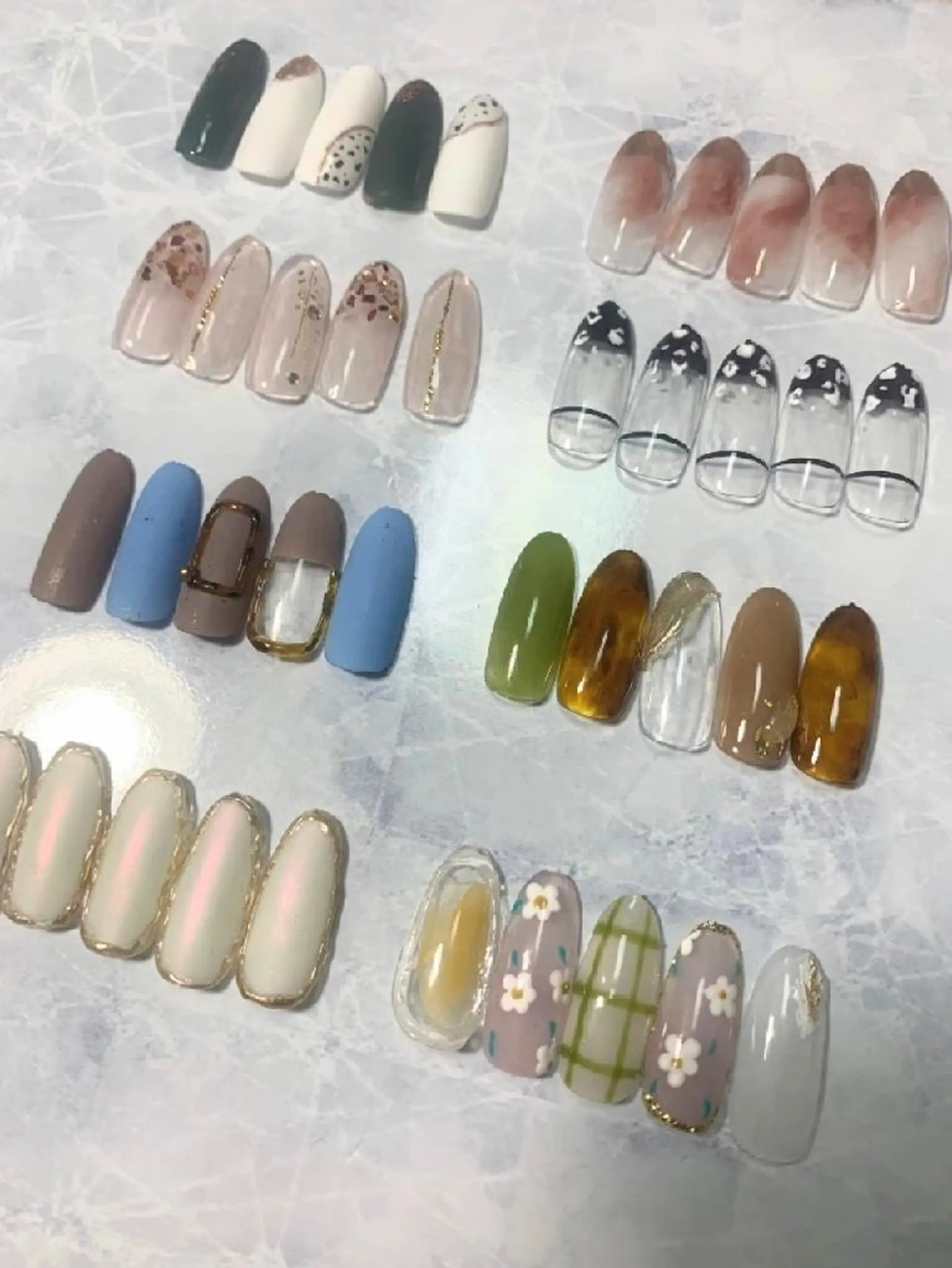 ネイル ハンドネイル akanail .のネイルデザイン