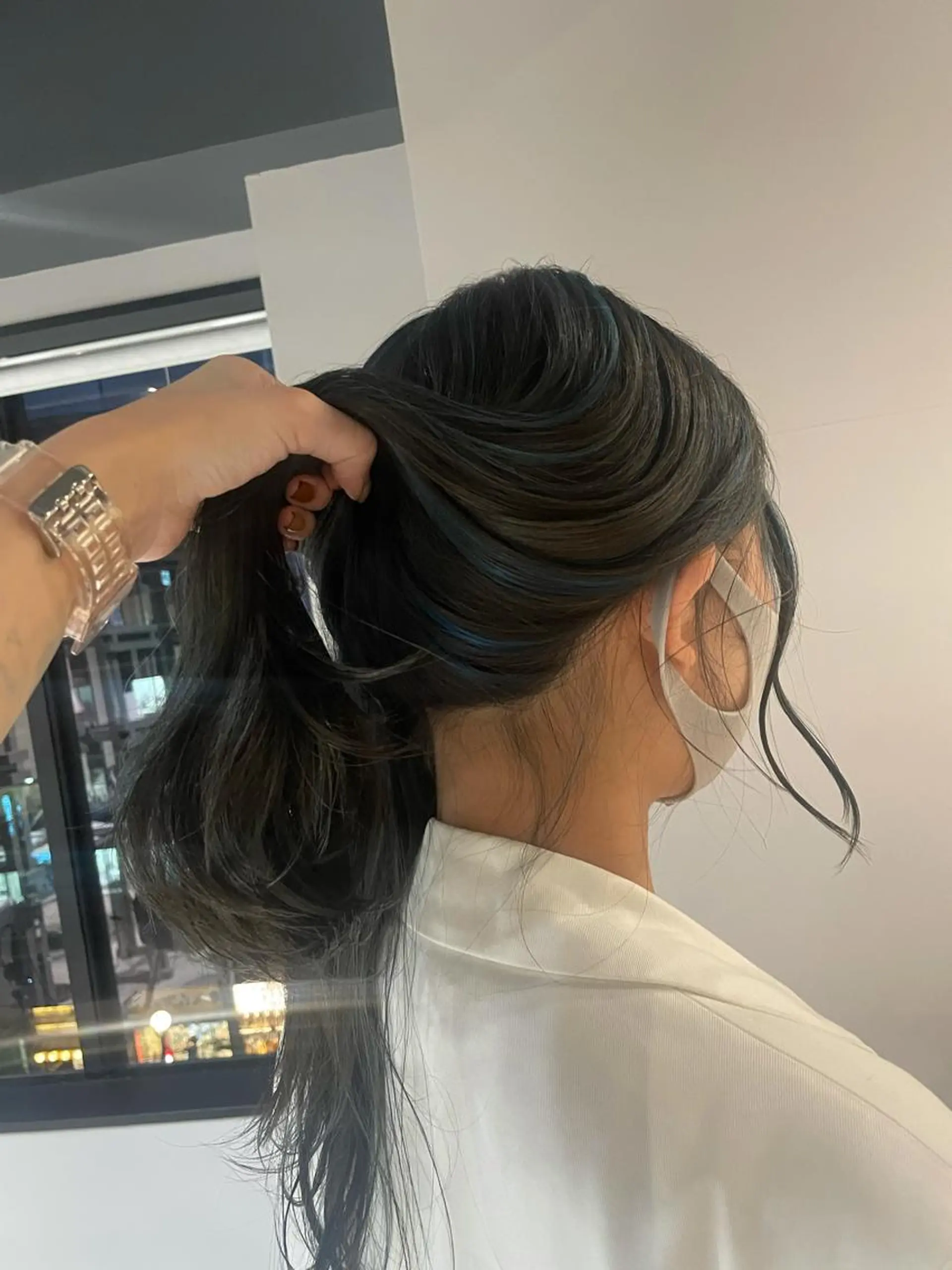 ミディアム カラー ブルーカラー ハイライトカラー ハイライト ヘアカラー トリートメント ブリーチ👩‍🦳/ ‪✂︎MANAMIのヘアスタイル