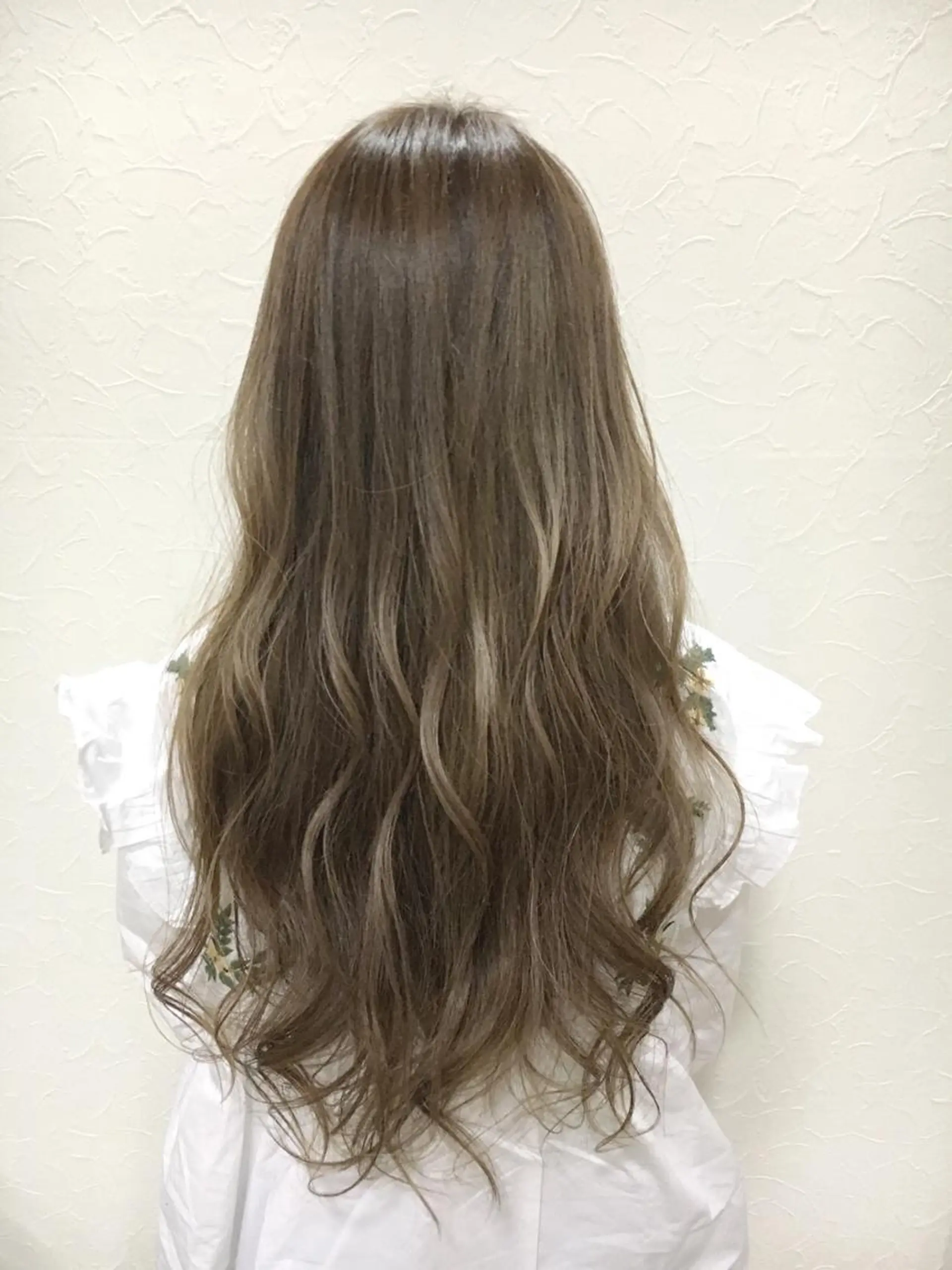 セミロング カラー アッシュ ハイライトカラー ハイライト 山田 守のヘアスタイル
