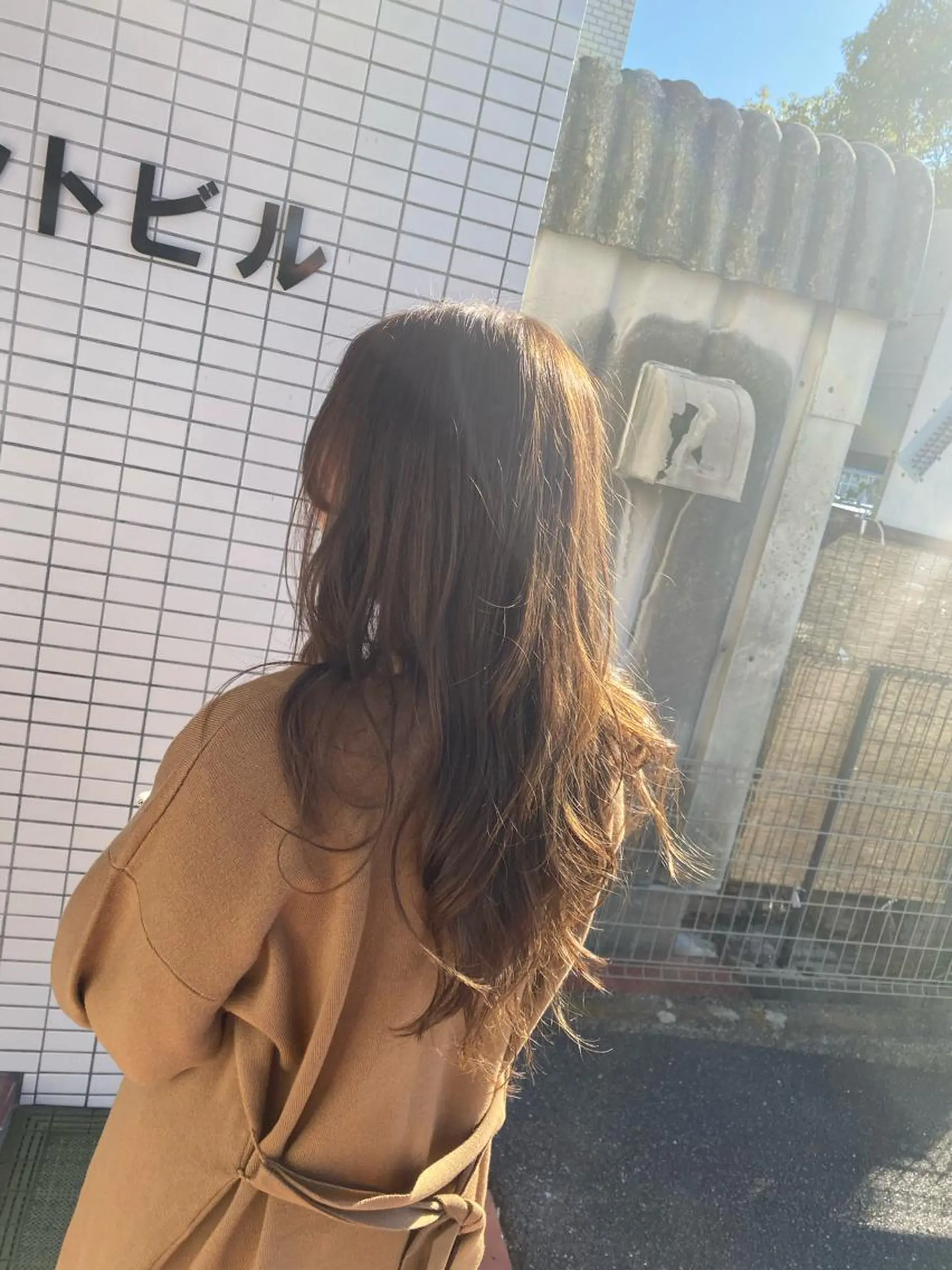 ロング カラー ベージュカラー オリーブベージュ レイヤーカット ローレイヤー カット ヘアカラー トリートメント KAITOH ATSUSHIのヘアスタイル