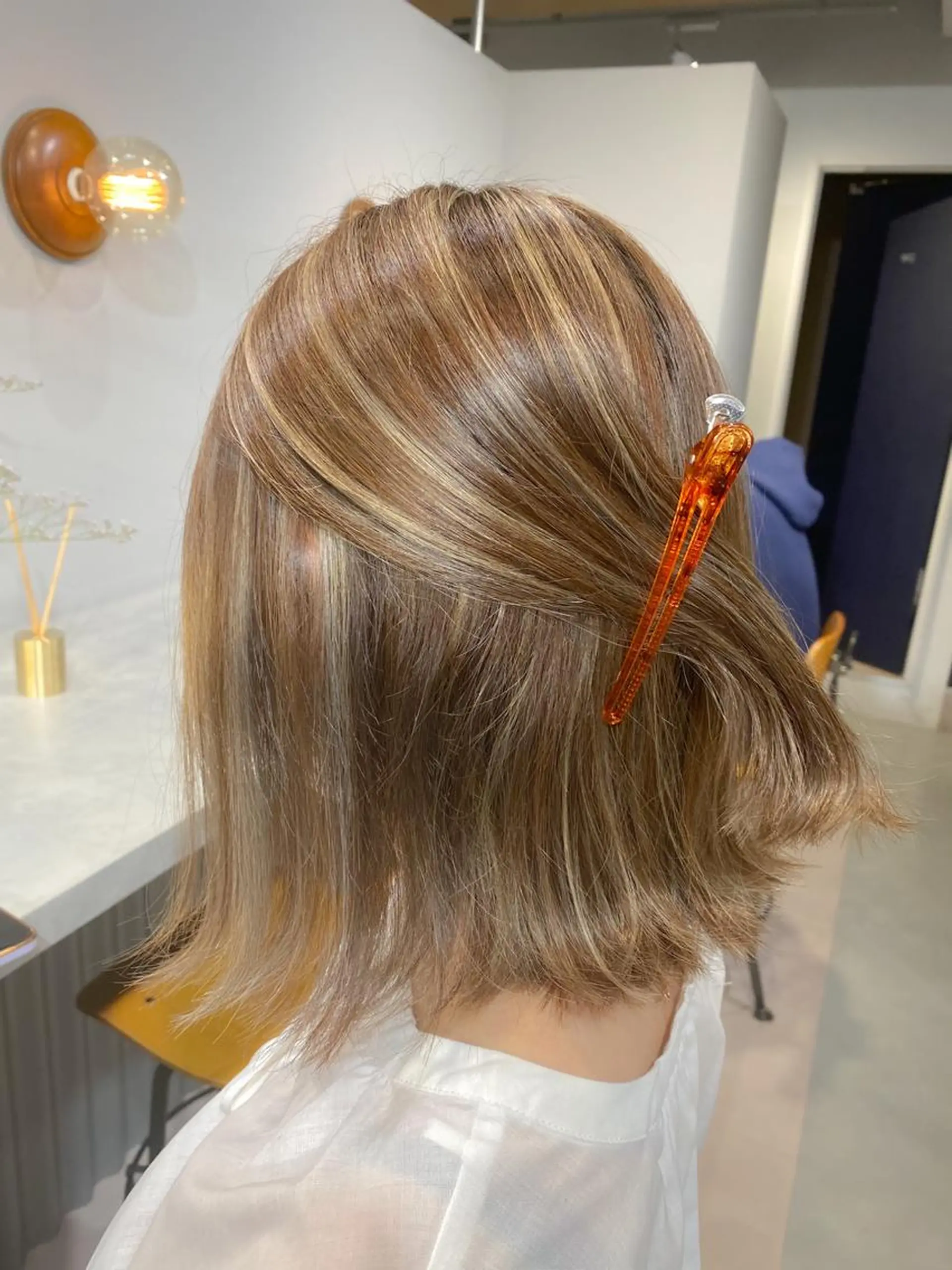 ミディアム カラー バレイヤージュ ブリーチ 透明感カラー デザインカラー ダブルカラー ヘアカラー トリートメント 💖ハイライト/ハイ トーン💖MIKIのヘアスタイル