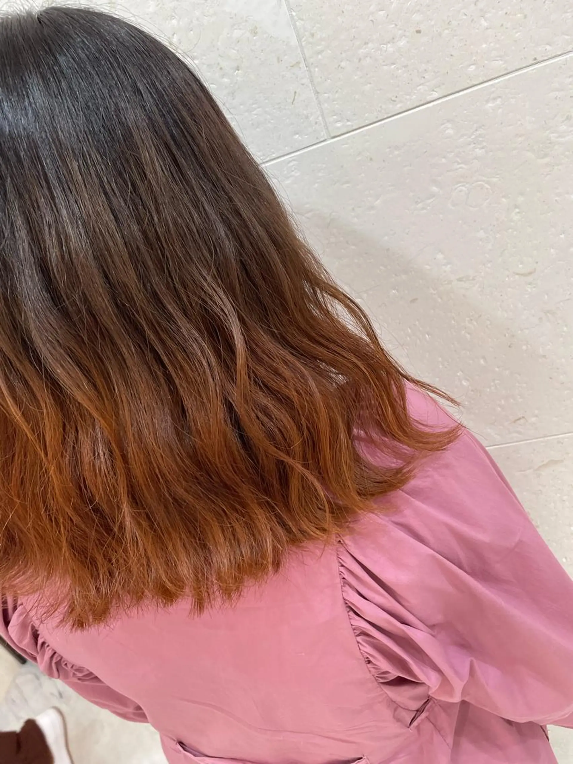 セミロング カラー ブリーチ グラデーションカラー 安田 柚月のヘアスタイル