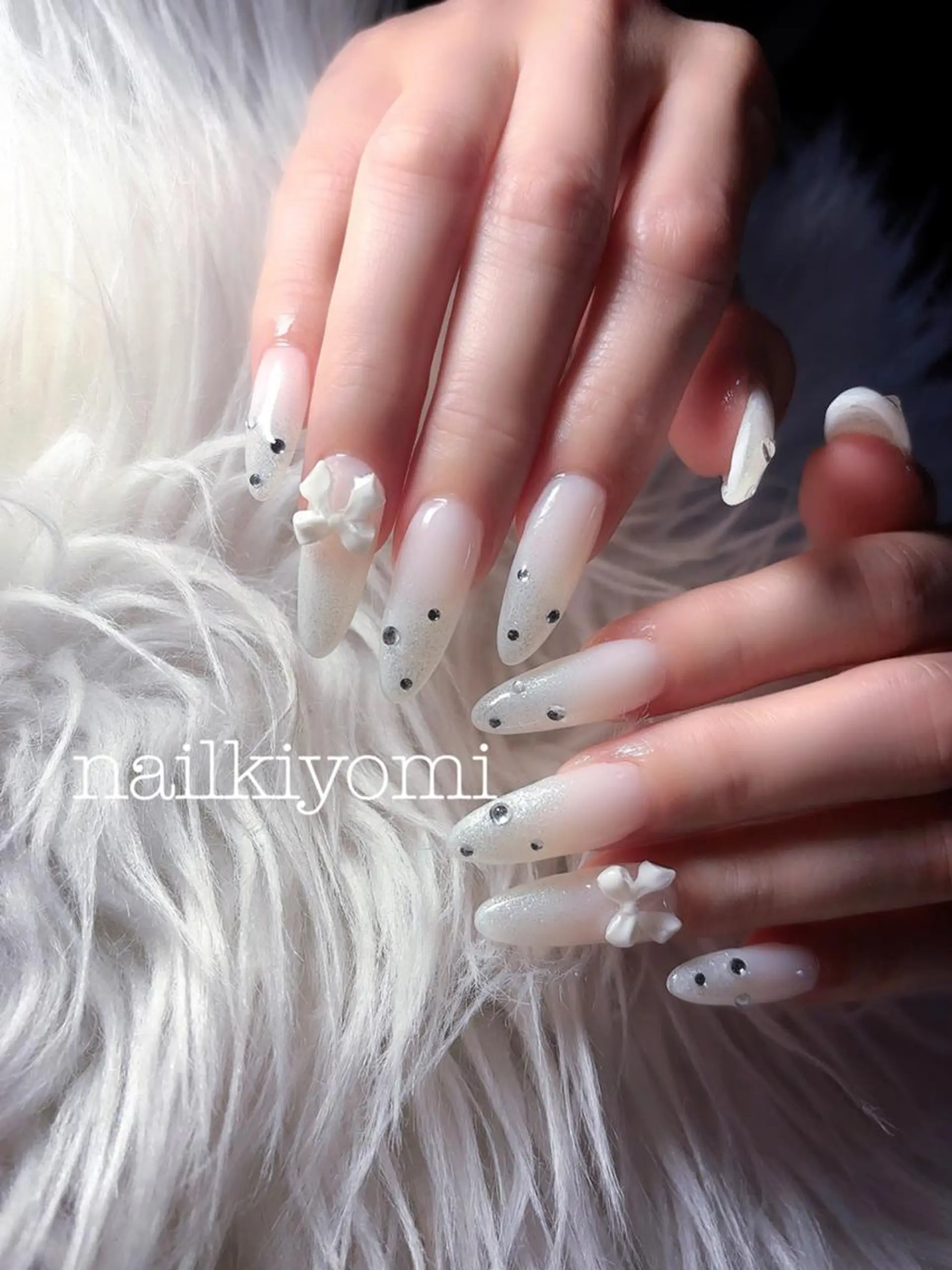 ネイル アートネイル ジェルネイル 韓国ネイル ニュアンスネイル シンプルネイル 🦋Kiyomi. 🦋のネイルデザイン