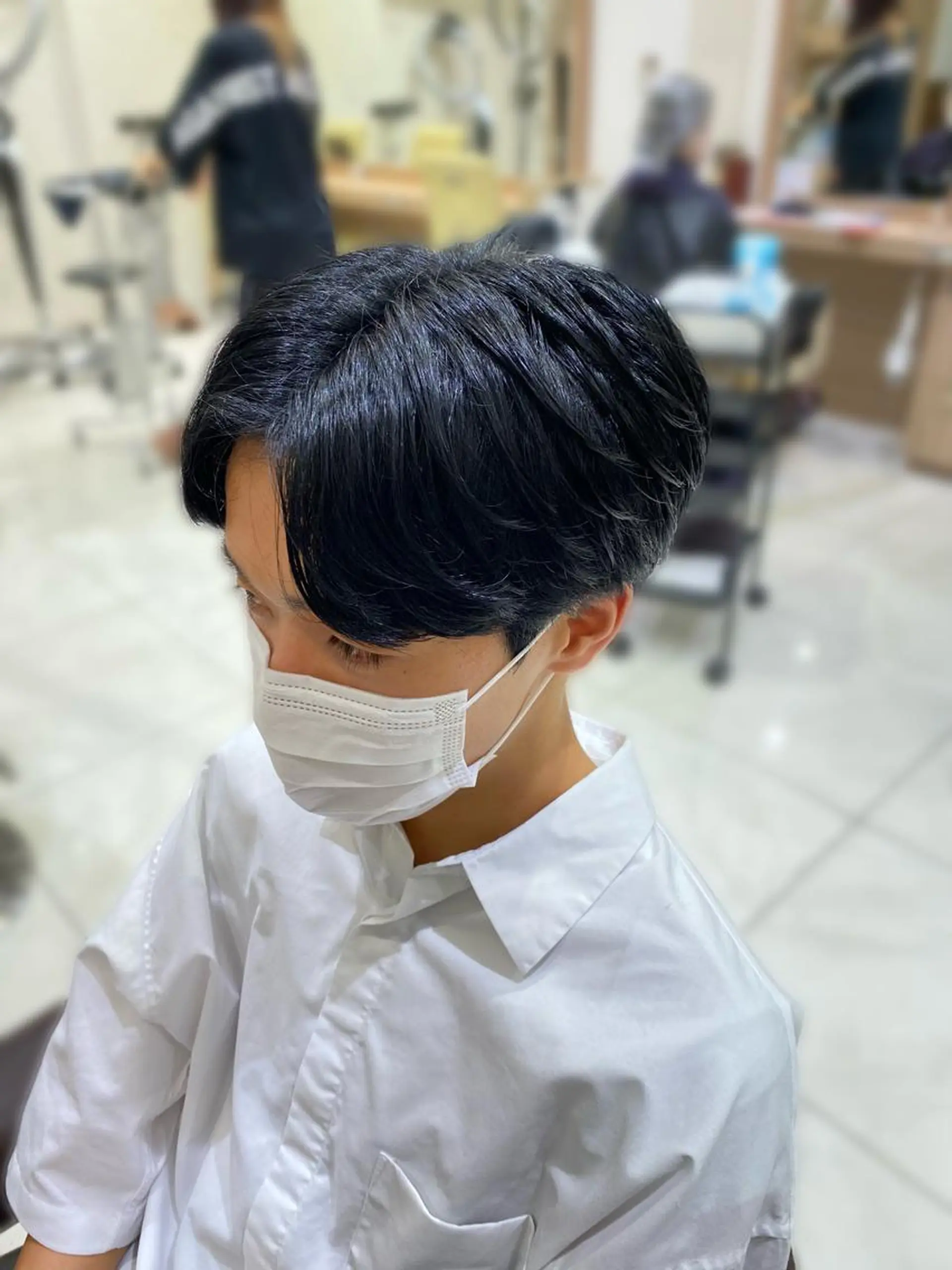 ショート パーマ メンズ センターパート メンズパーマ ニュアンスパーマ カット パーマ 渡邉 理央のヘアスタイル