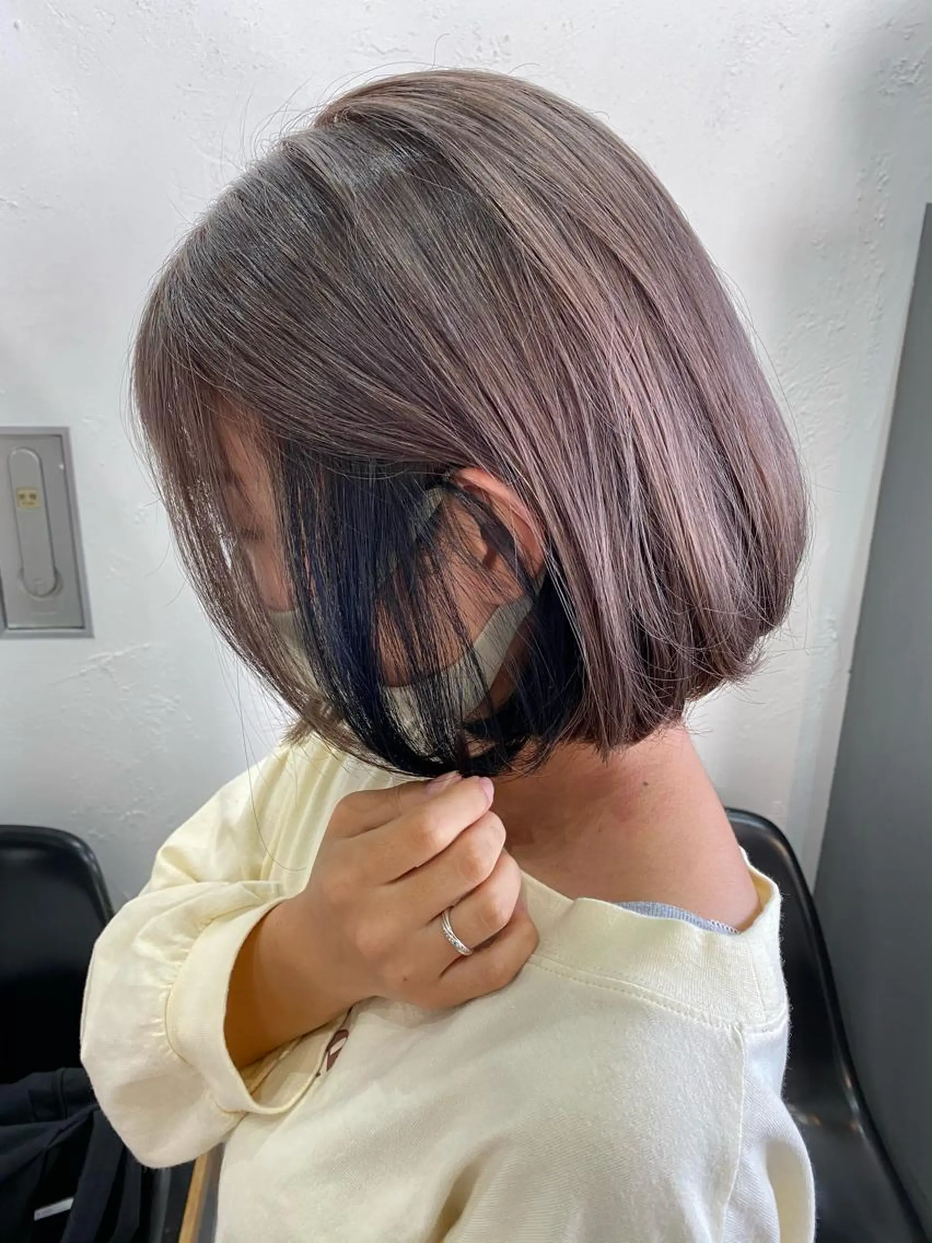 ショート カラー ブリーチ グレージュ ネイビーカラー ヘアカラー トリートメント hair  space Atoz所属・東 寛道のヘアスタイル