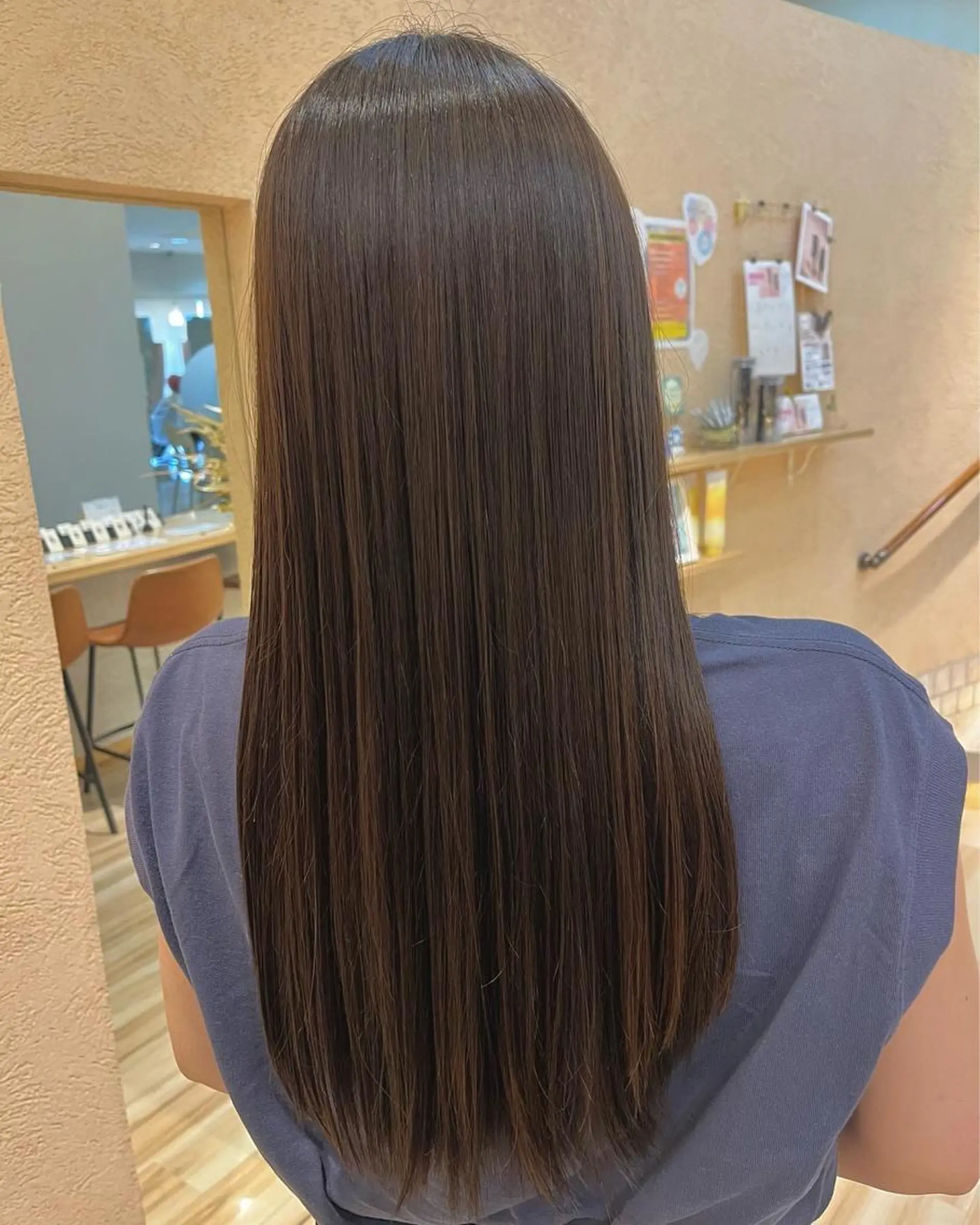 ロング カラー オレンジ 関 琴美のヘアスタイル