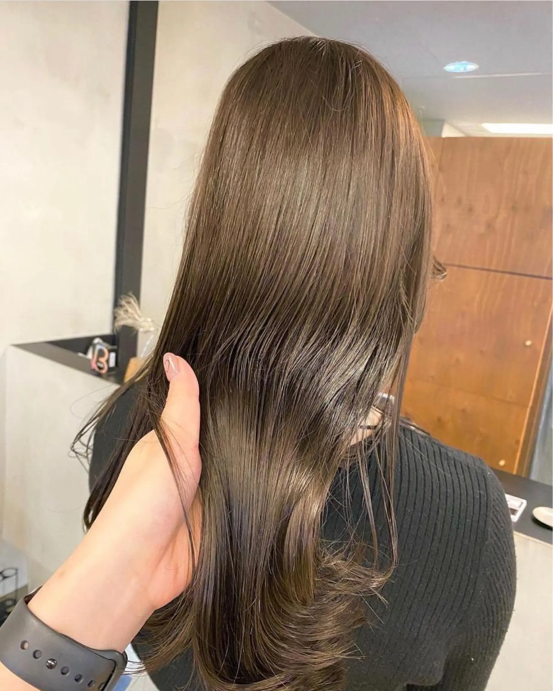 ロング カラー パーマ ヘアアレンジ メンズ キッズ ネイル マツエク・マツパ アイブロウ 赤色 EMANON梅田店所属・前川 朋香のヘアスタイル