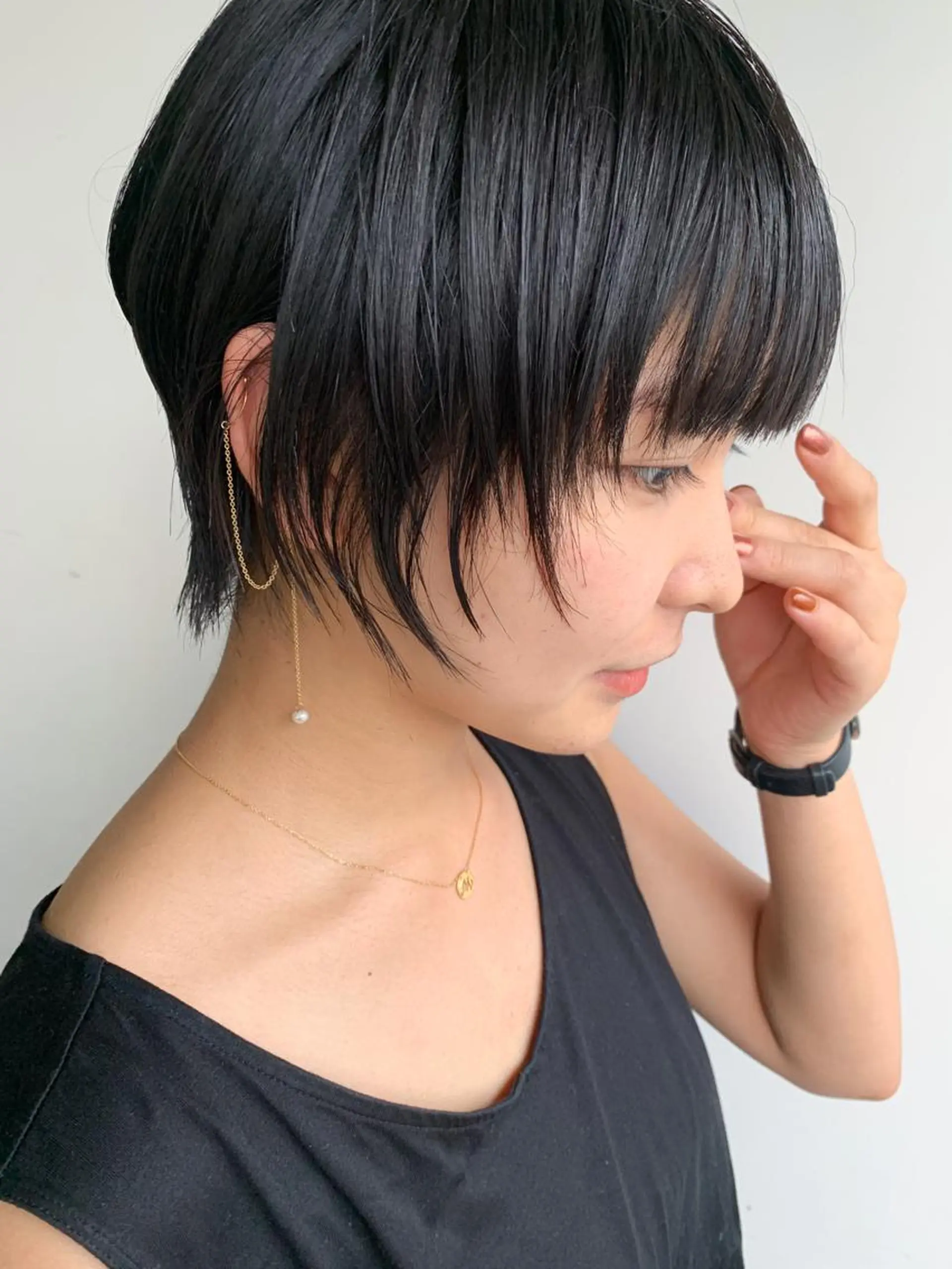 ショート nuu所属・💜ショート💜 ウルフ、ボブ二色亜美のヘアスタイル