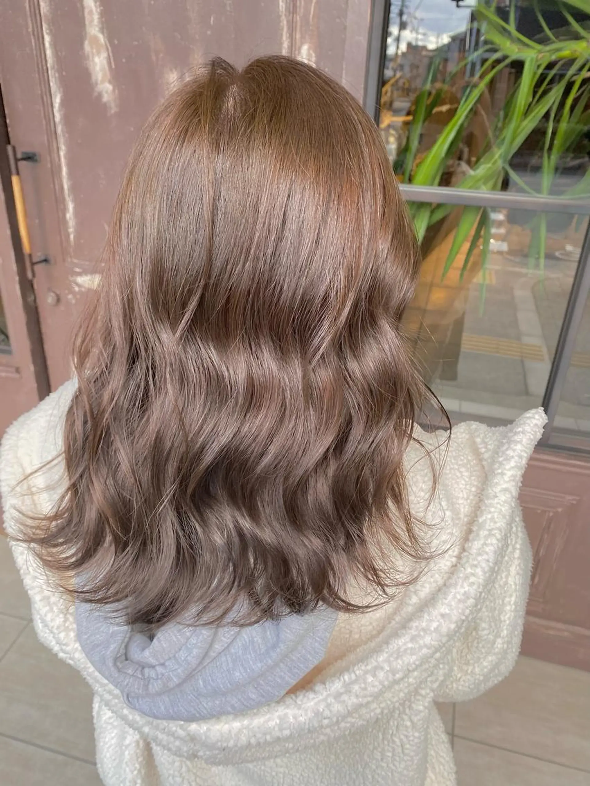 セミロング カラー ブリーチ ブリーチなしカラー ヘアカラー 川越 輝梨奈のヘアスタイル