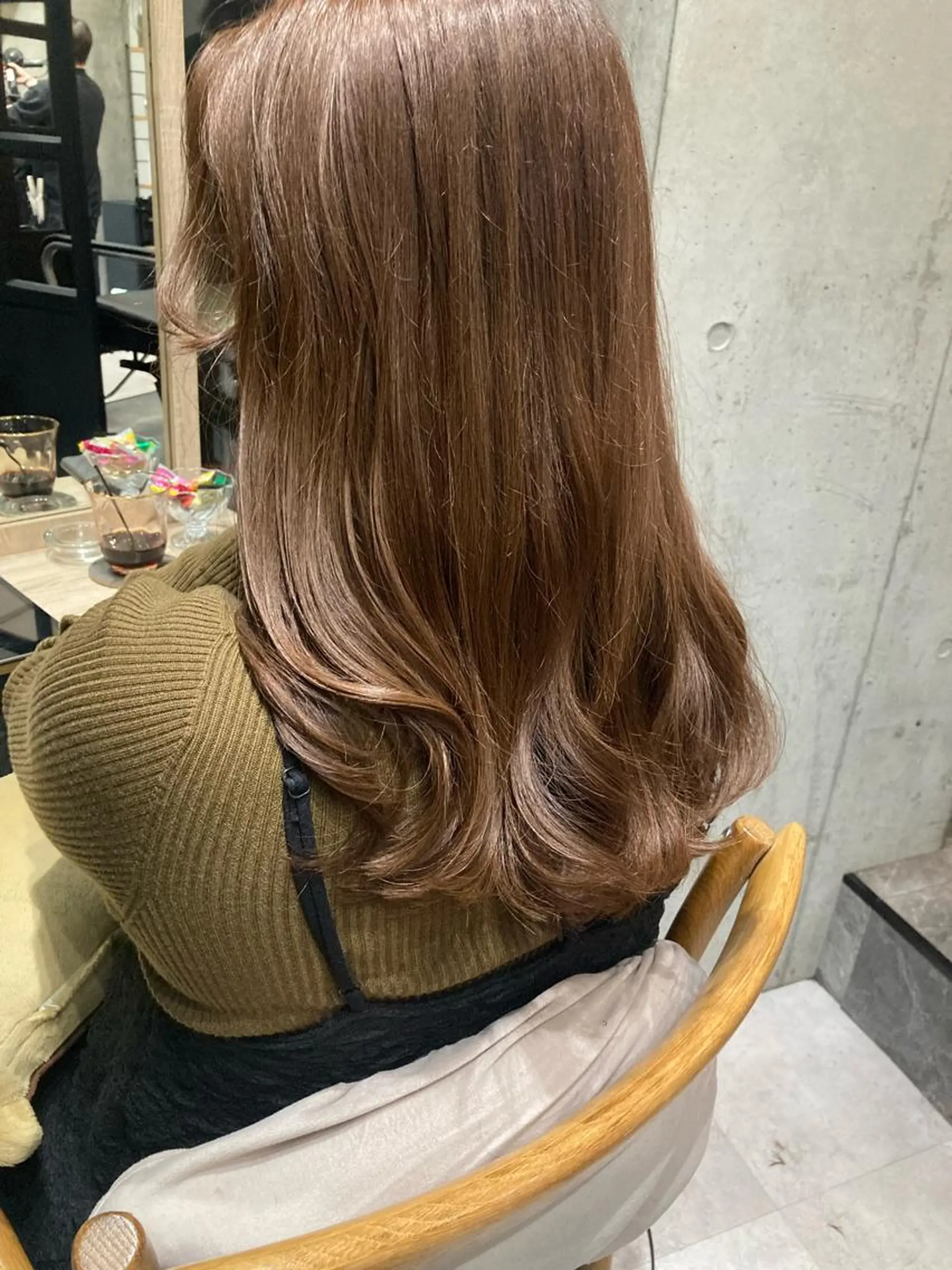 セミロング ヘアカラー トリートメント ✨色持ちの良い艶 カラー✨蟹江真世のヘアスタイル