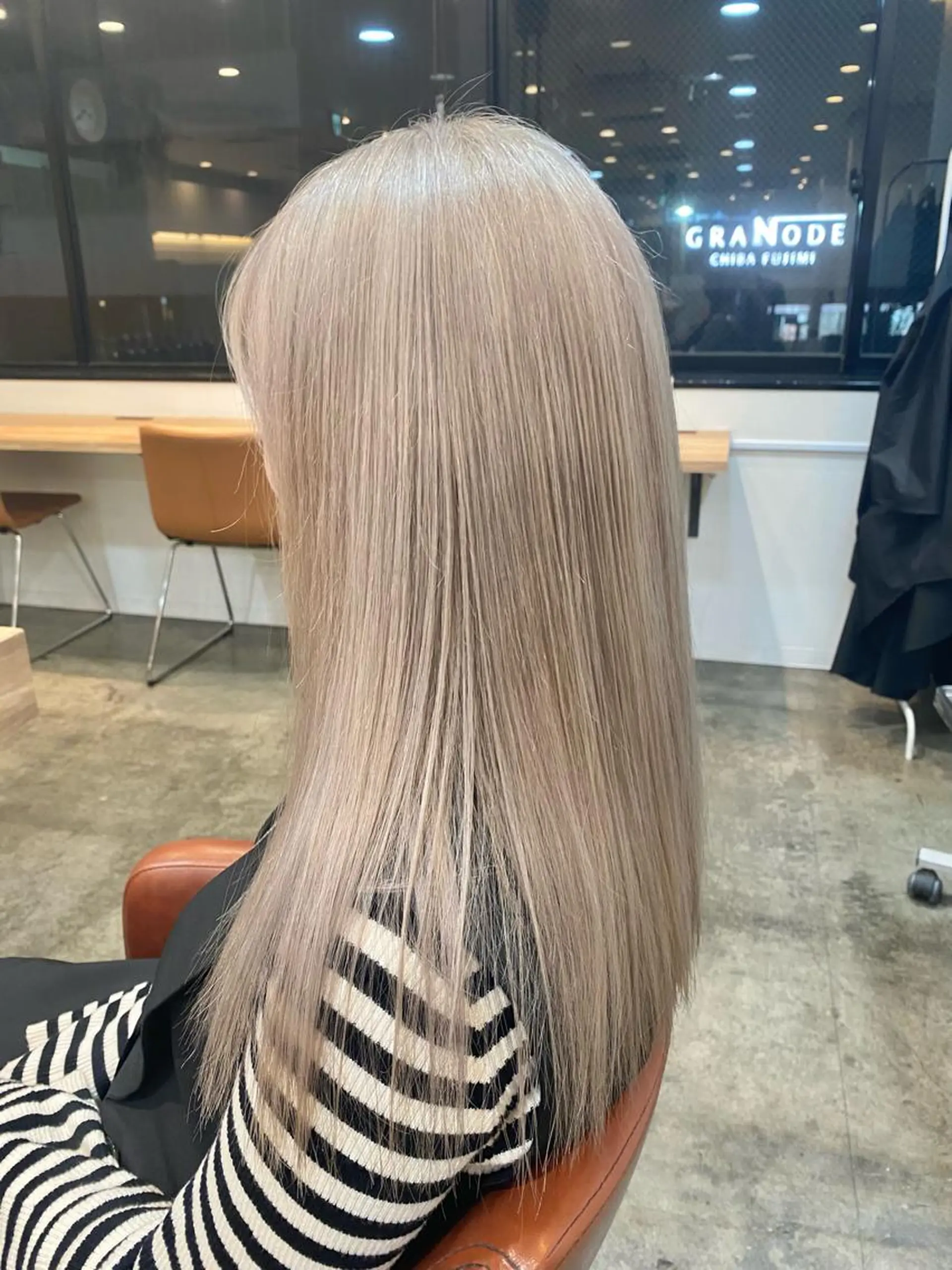 ロング ヘアカラー 聖斗 /ハイトーン/パーマのヘアスタイル