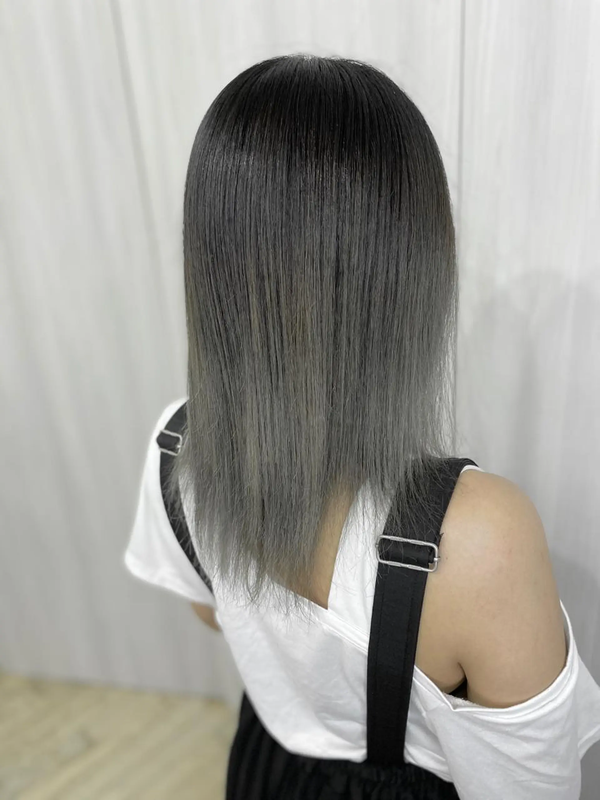 ミディアム カラー グラデーションカラー グレージュ 松井 敬太郎のヘアスタイル
