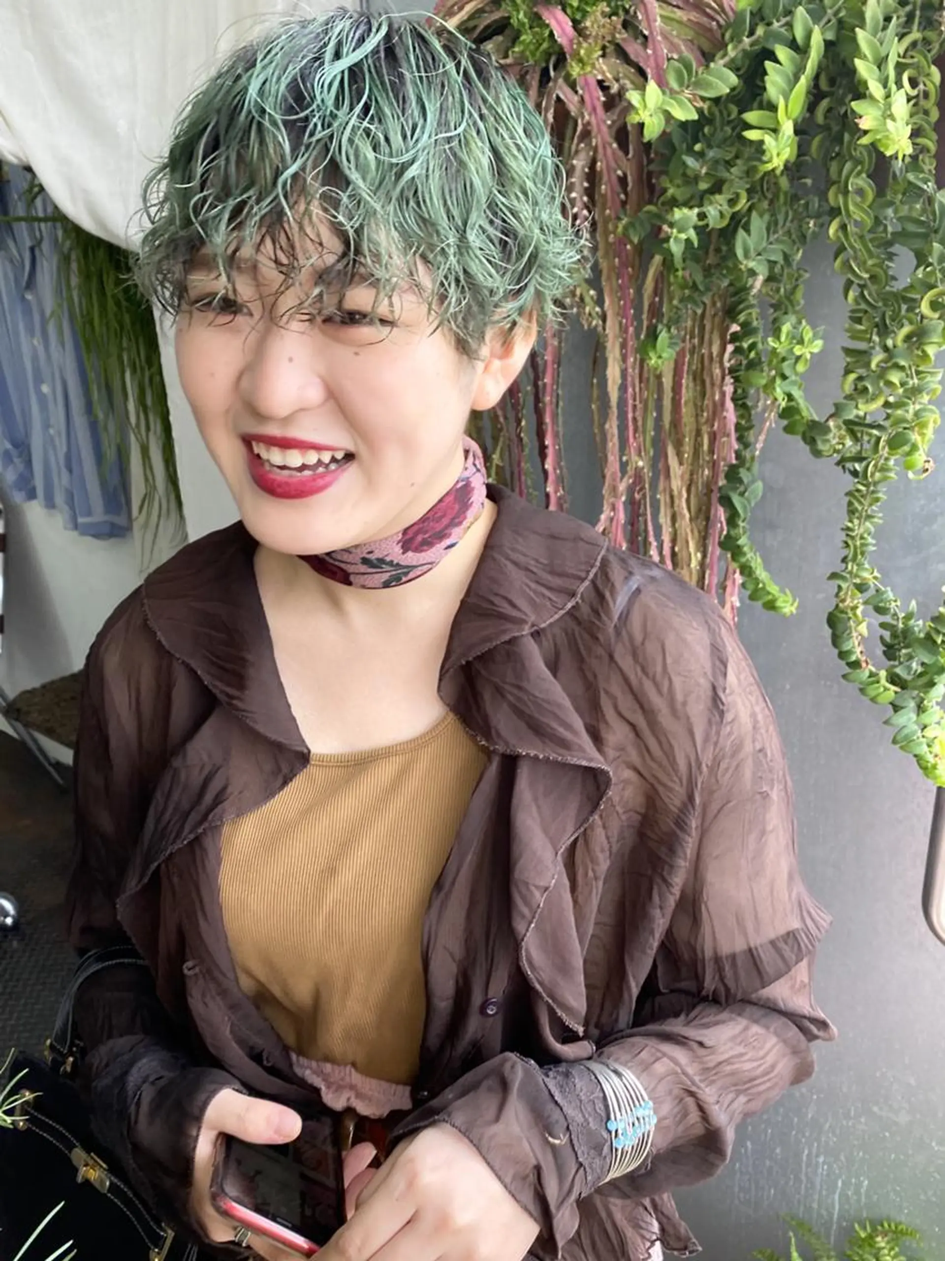 ショート パーマ qiieダブルカラー イルミナカラーのヘアスタイル