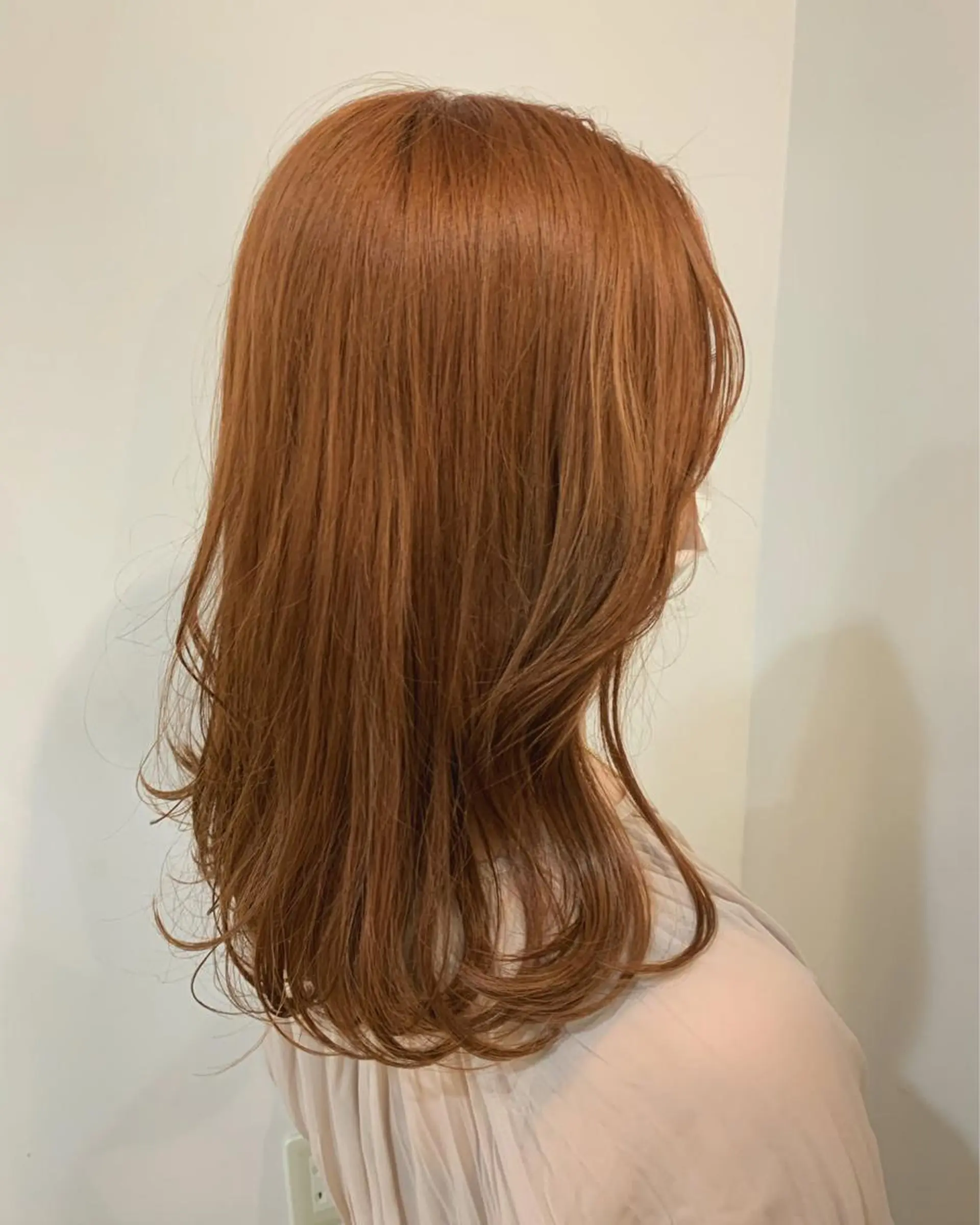 セミロング カラー オレンジ Lolonois梅田 /Okazaki:)のヘアスタイル