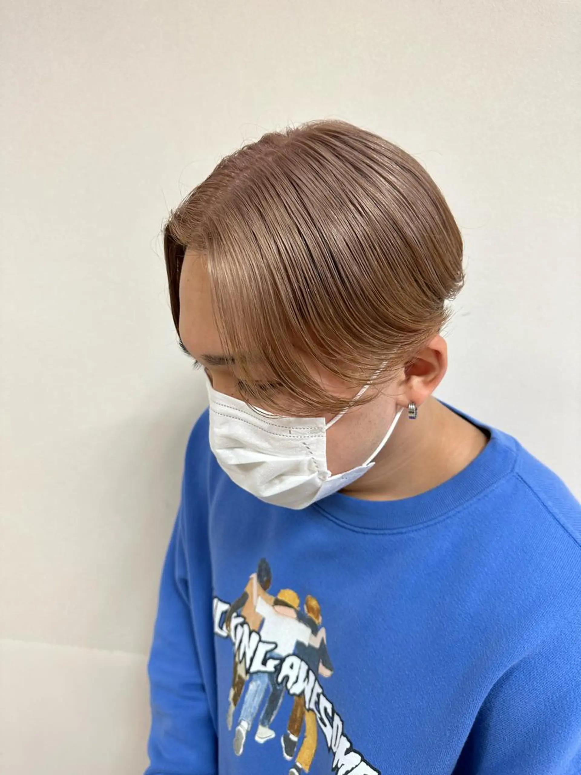 ショート カラー ベージュカラー ブリーチ ハイトーンカラー ミルクティーベージュ ヘアカラー パーマ職人 渡邊　優雅のヘアスタイル