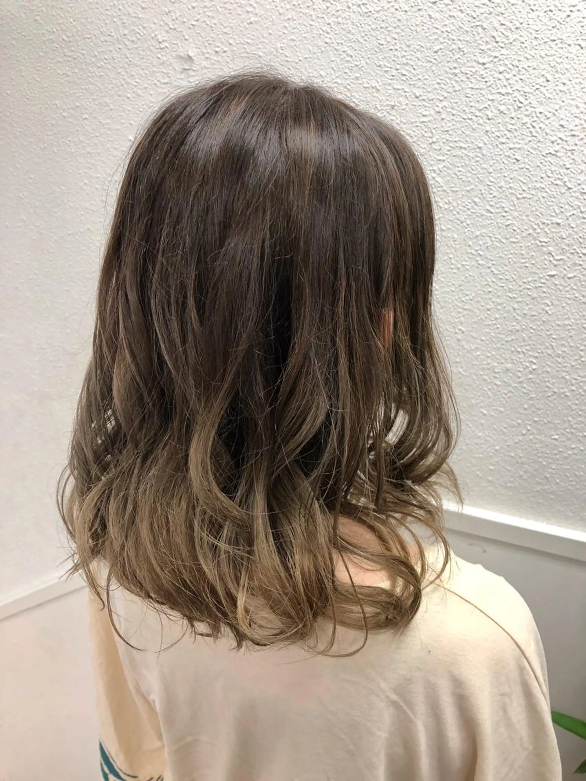 ミディアム カラー ベージュカラー 透明感カラー ヌーディベージュ カット ヘアカラー トリートメント 髪質改善/美髪矯 正ヤマモトハルキのヘアスタイル