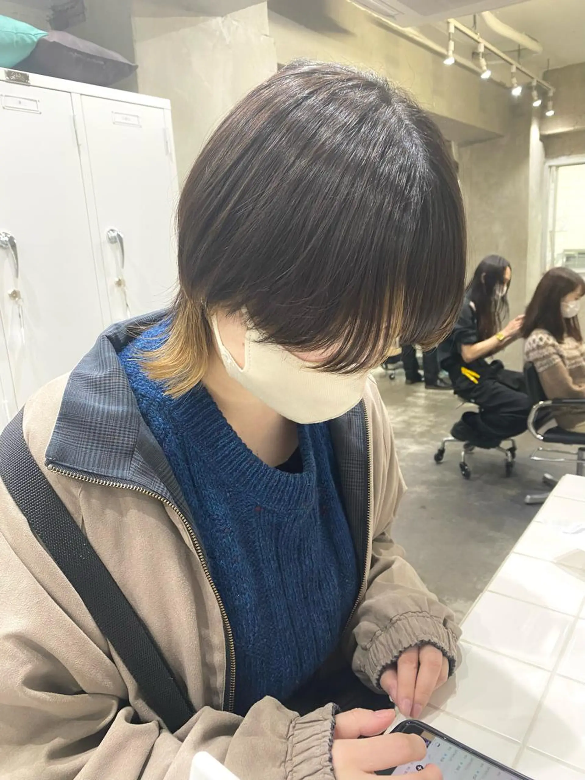 ミディアム カラー ヘアアレンジ メンズ 抜きっぱなしブロンド ササキカズマのヘアスタイル