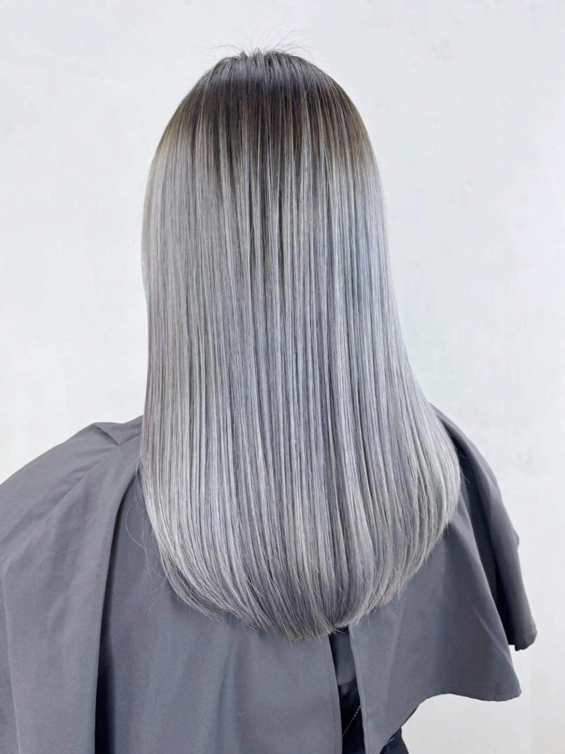 カラー ミディアム ブルーカラー ブルーグレー ブルーグレージュ グレージュ カット ヘアカラー トリートメント ITbyALBUM 中野店のヘアスタイル