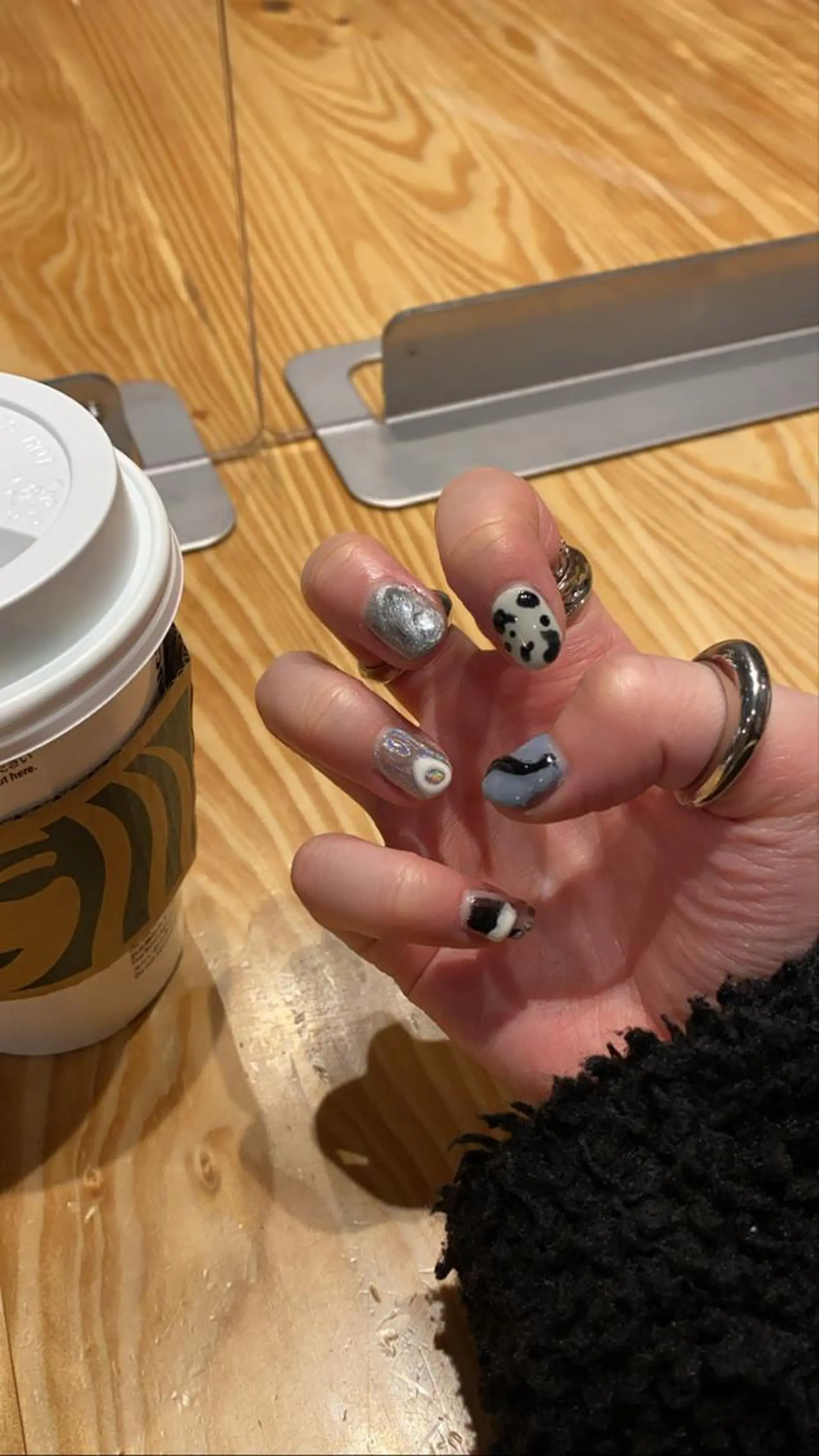 ネイル ニュアンスネイル niconail 千歳烏山店所属・niconail 🧣ayu 📍烏山のネイルデザイン