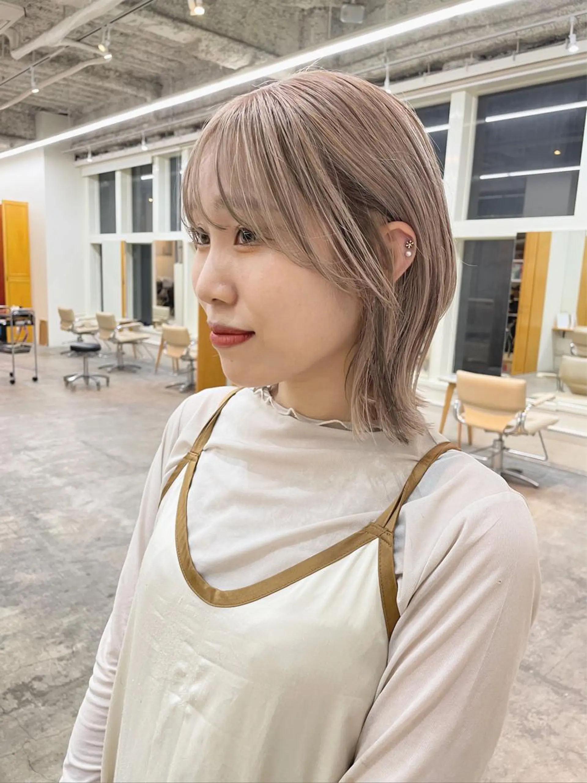 ミディアム カラー インナーカラー カット ヘアカラー トリートメント ハイトーン🦢 Natsumiのヘアスタイル