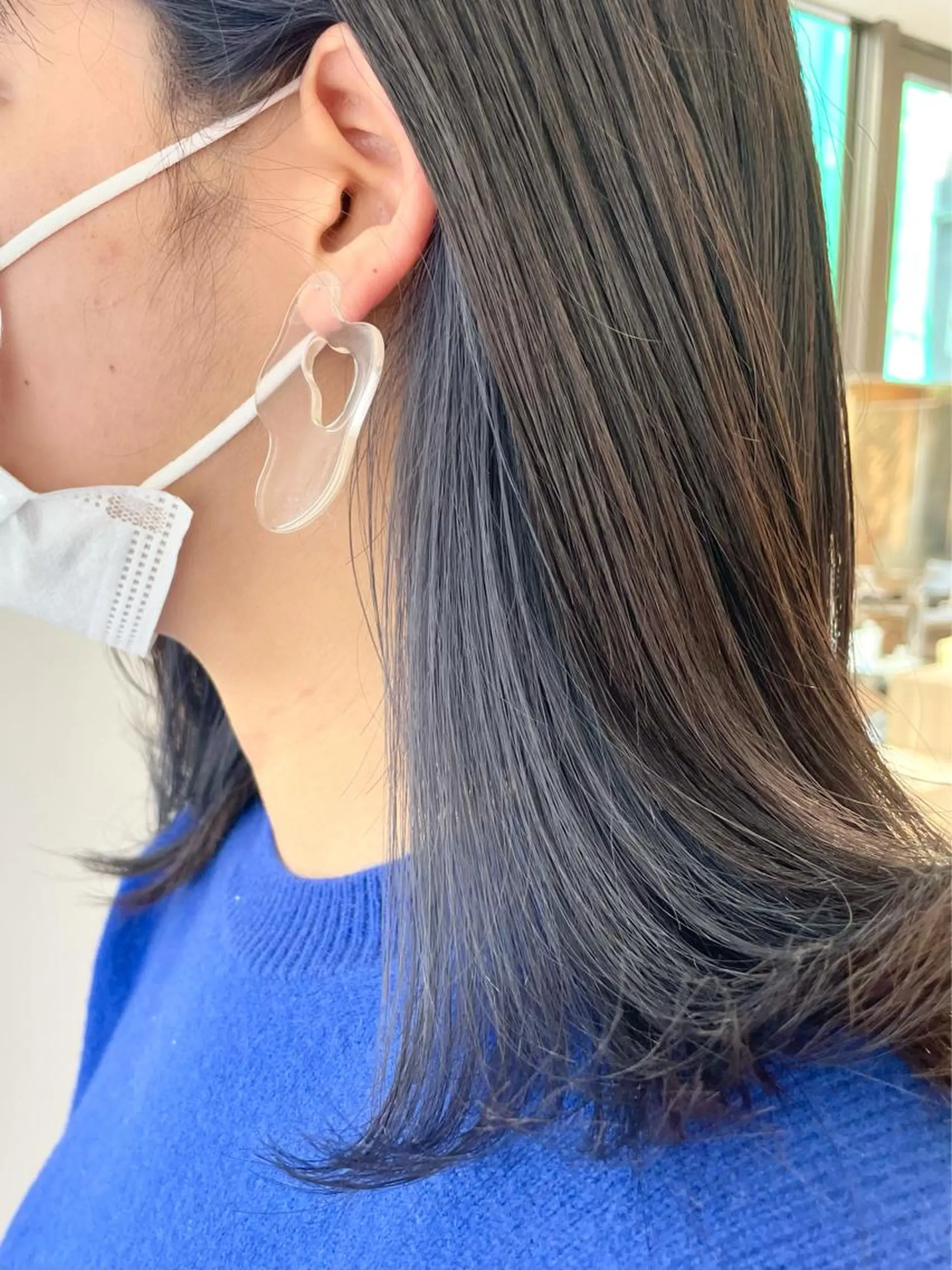 セミロング カラー イヤリングカラー シルバー [YUCCA] Junaのヘアスタイル
