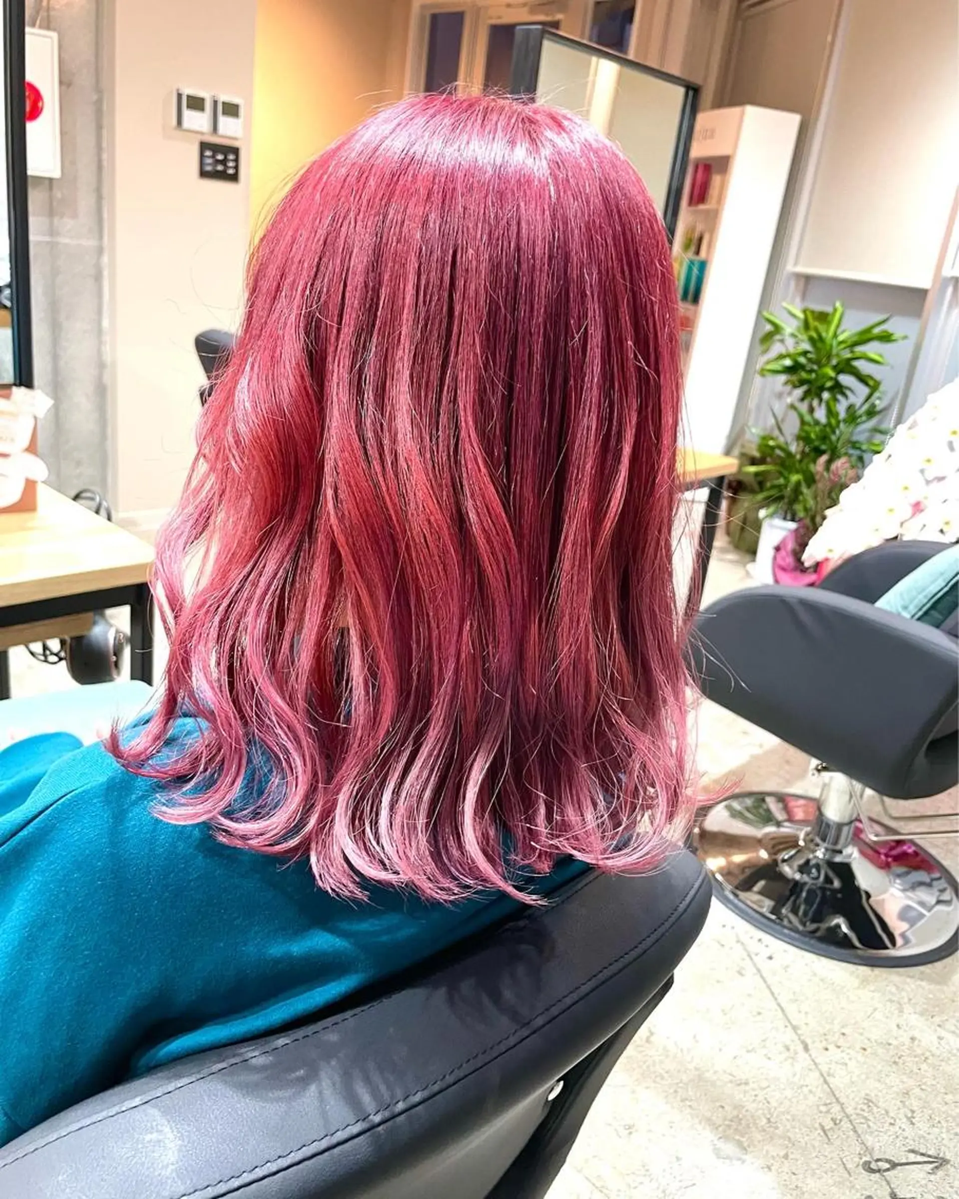 ミディアム カラー カット ヘアカラー トリートメント ✨髪質改善/ブリーチ /ショート高山のヘアスタイル