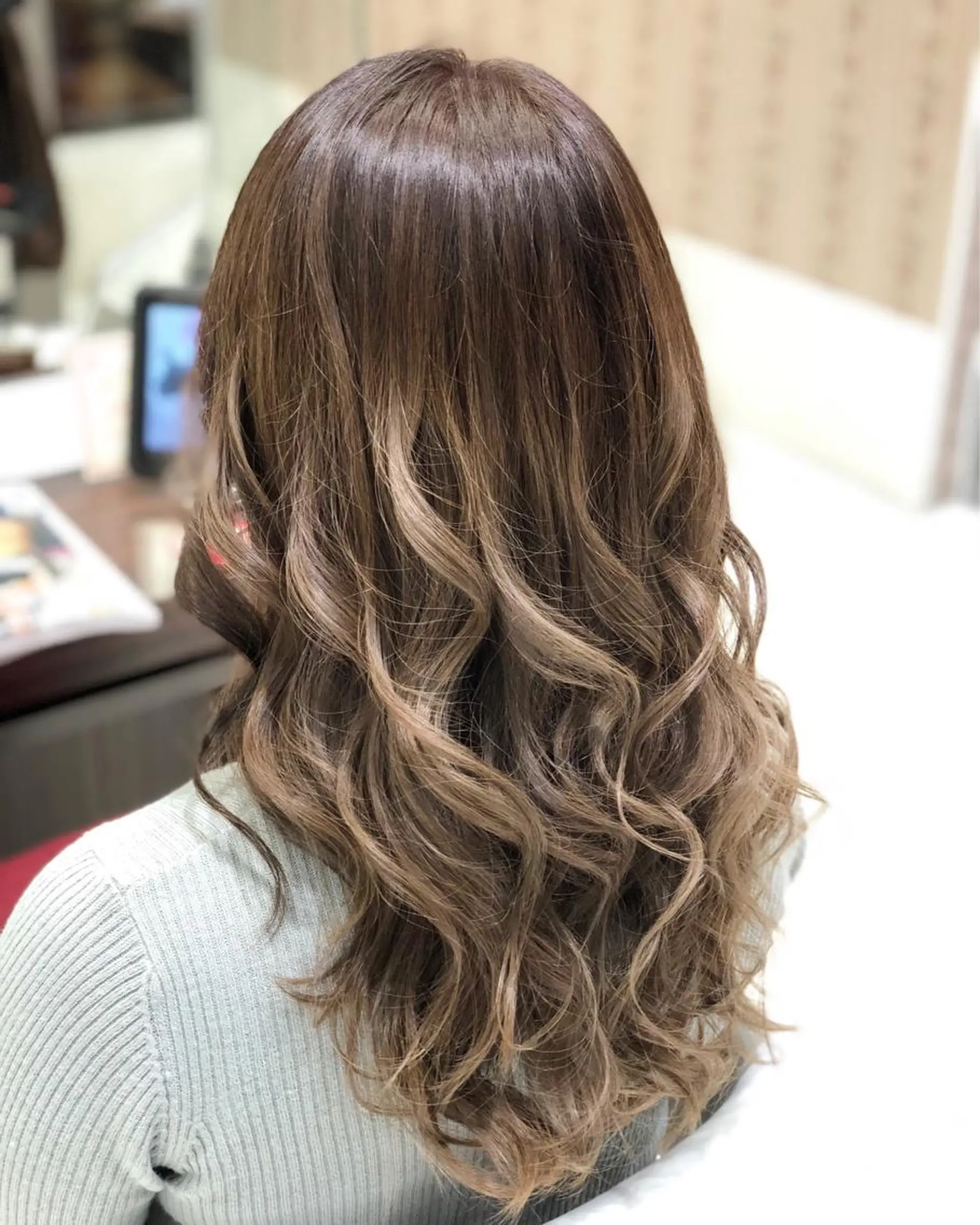 ロング ヘアアレンジ レイヤーカット 撮影モデル 渡辺　亮/ ハイライト/髪質改善のヘアスタイル