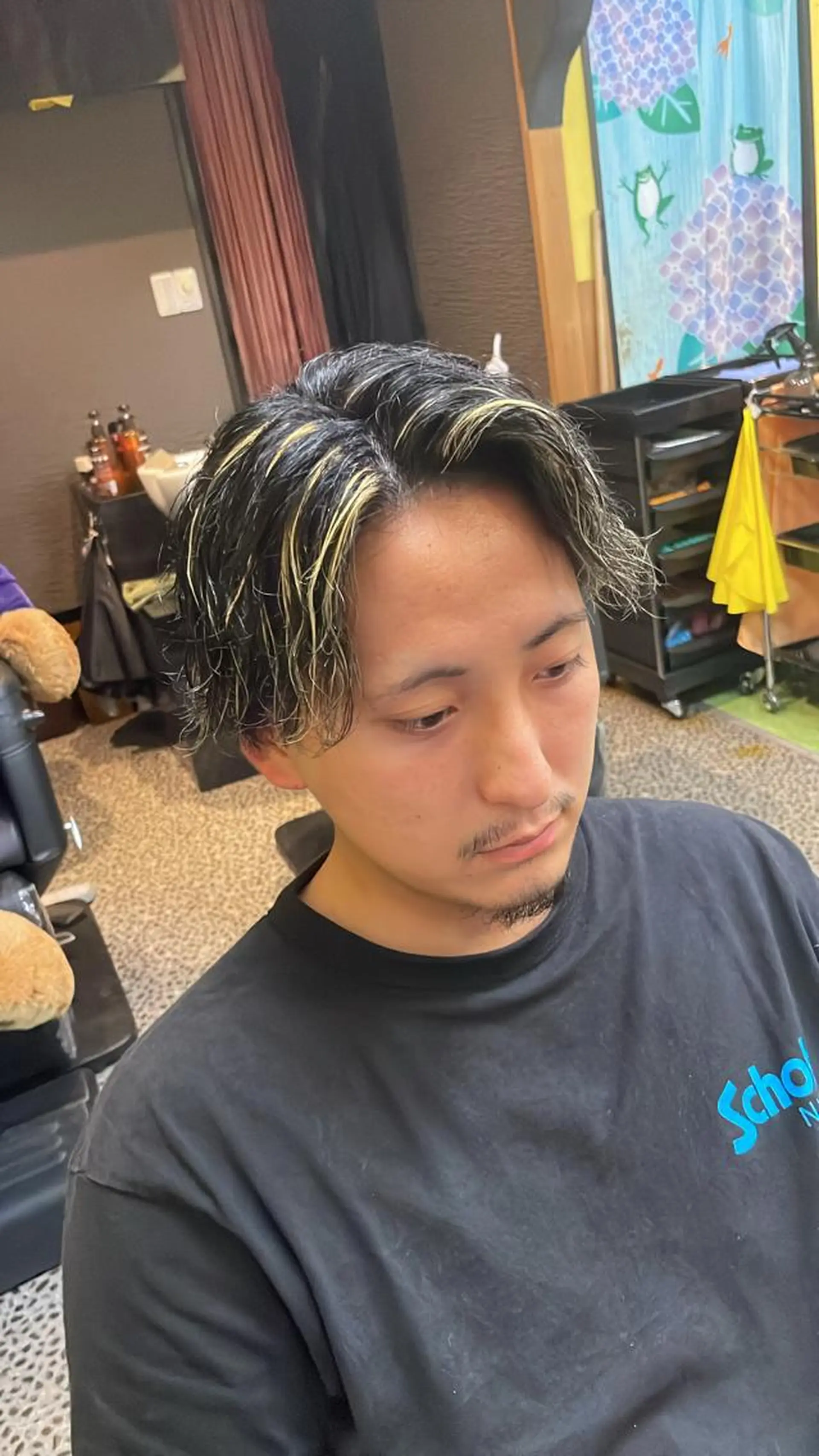 ショート カラー メンズ メンズハイライト ハイライトカラー ハイライト デザインカラー🏝️ 須賀汐音のヘアスタイル