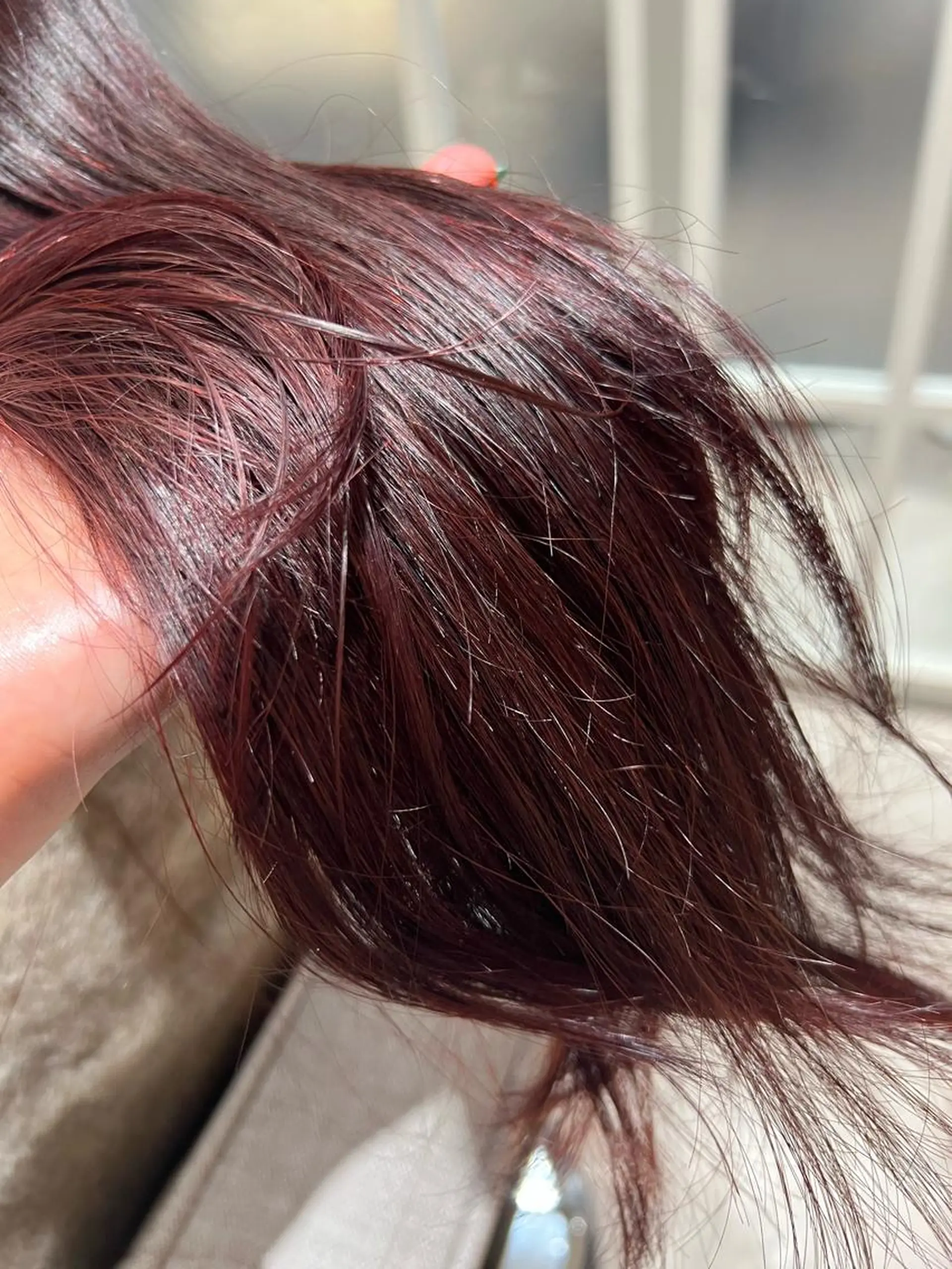 セミロング カラー ヘアアレンジ ピンクカラー 暗髪カラー🫐パーマ おくだりんかのヘアスタイル
