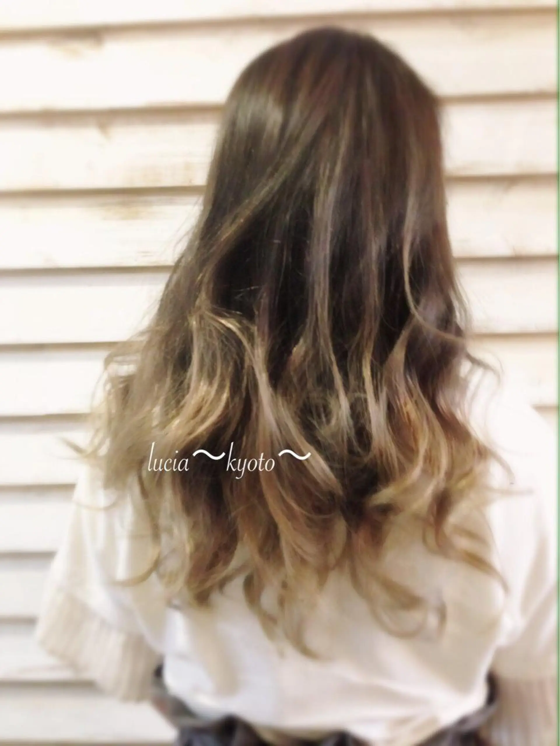 ロング カラー バレイヤージュ ブリーチ ダブルカラー グラデーションカラー ハイライトカラー hair salon mementoのヘアスタイル
