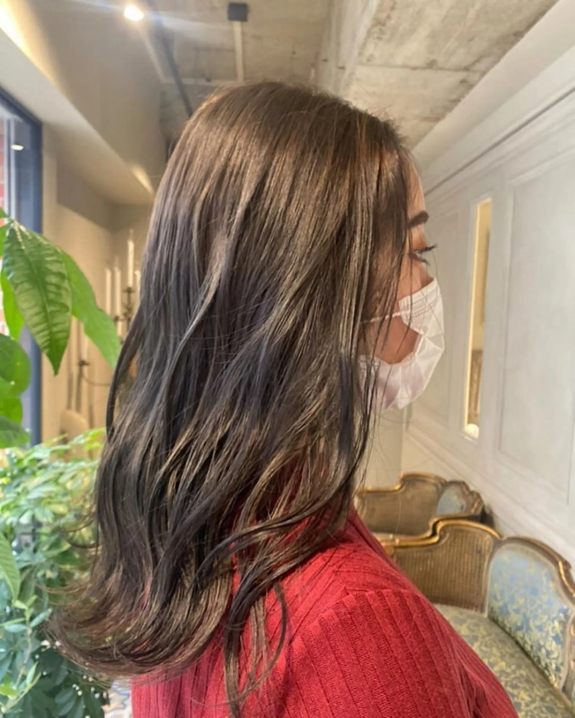 セミロング ヘアカラー 原 菜帆のヘアスタイル