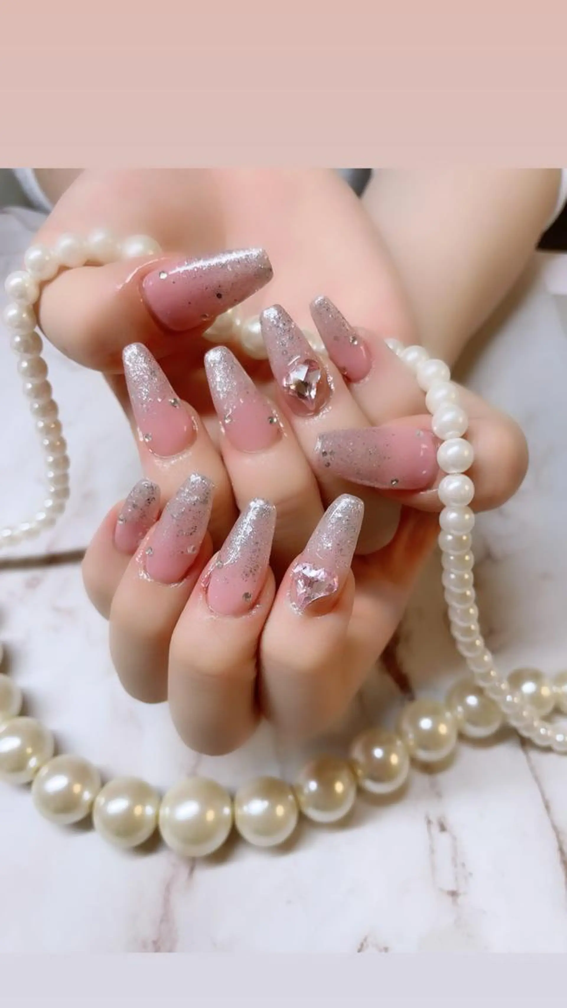 ネイル グラデーション ハート ラメ(グリッター) ラメグラデーション ピンク ハンドネイル Nail salon 🎀Angeのネイルデザイン