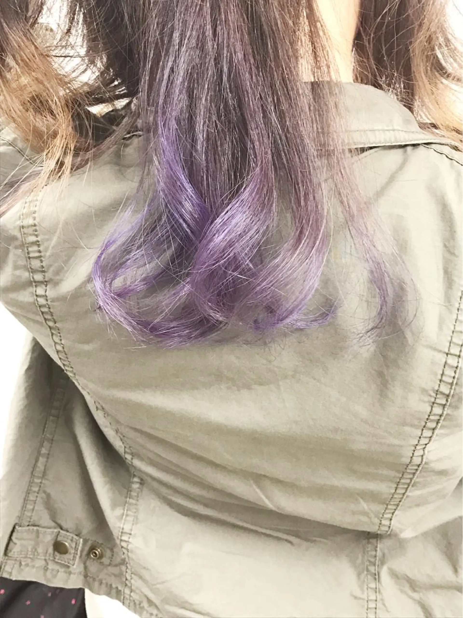 ミディアム カラー インナーカラー パープルカラー ヤナ マネージャーのヘアスタイル